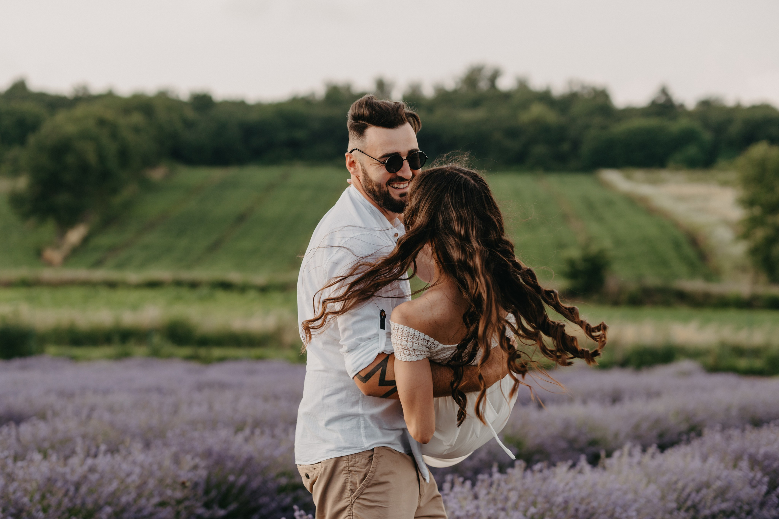Hand in Hand. Fotograf Katowice – sesje indywidualne, rodzinne, ślubne