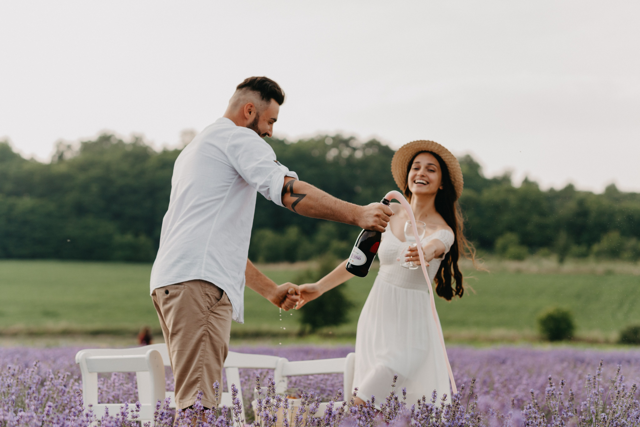 Hand in Hand. Fotograf Katowice – sesje indywidualne, rodzinne, ślubne