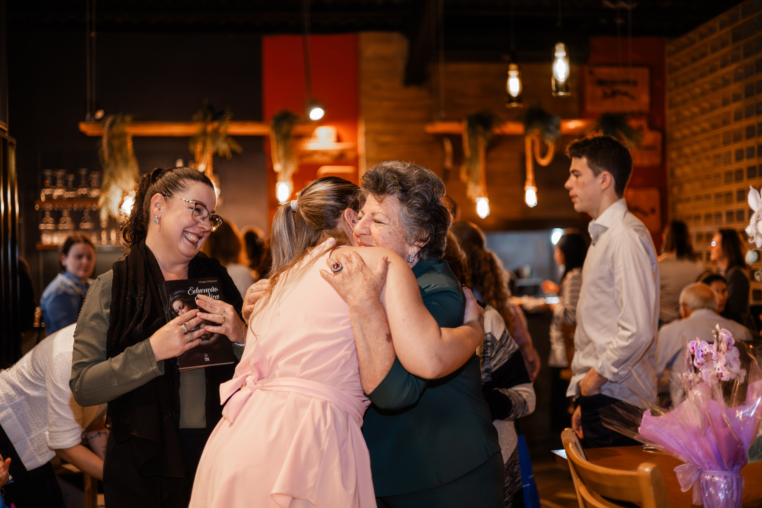 Lançamento de Livro Vivi Princival