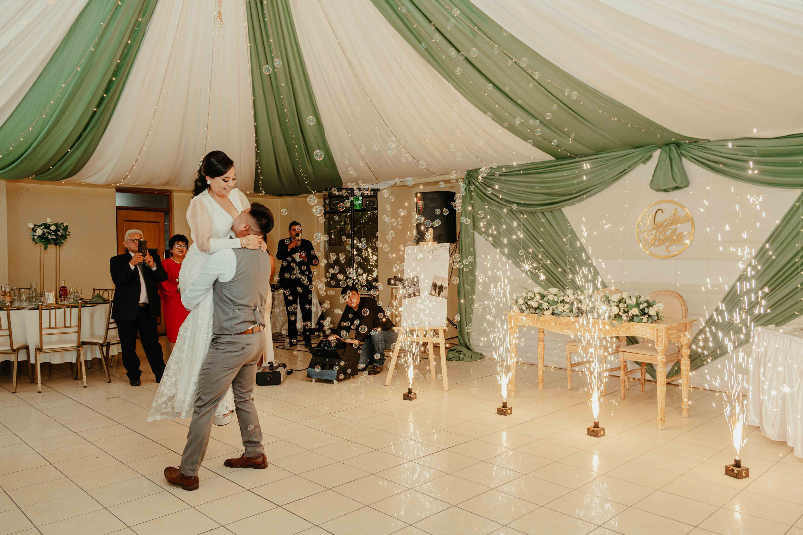 VICTOR Y MELANY BODA CIVIL. Studio KVTA | Fotografía y Video de Bodas en Arequipa