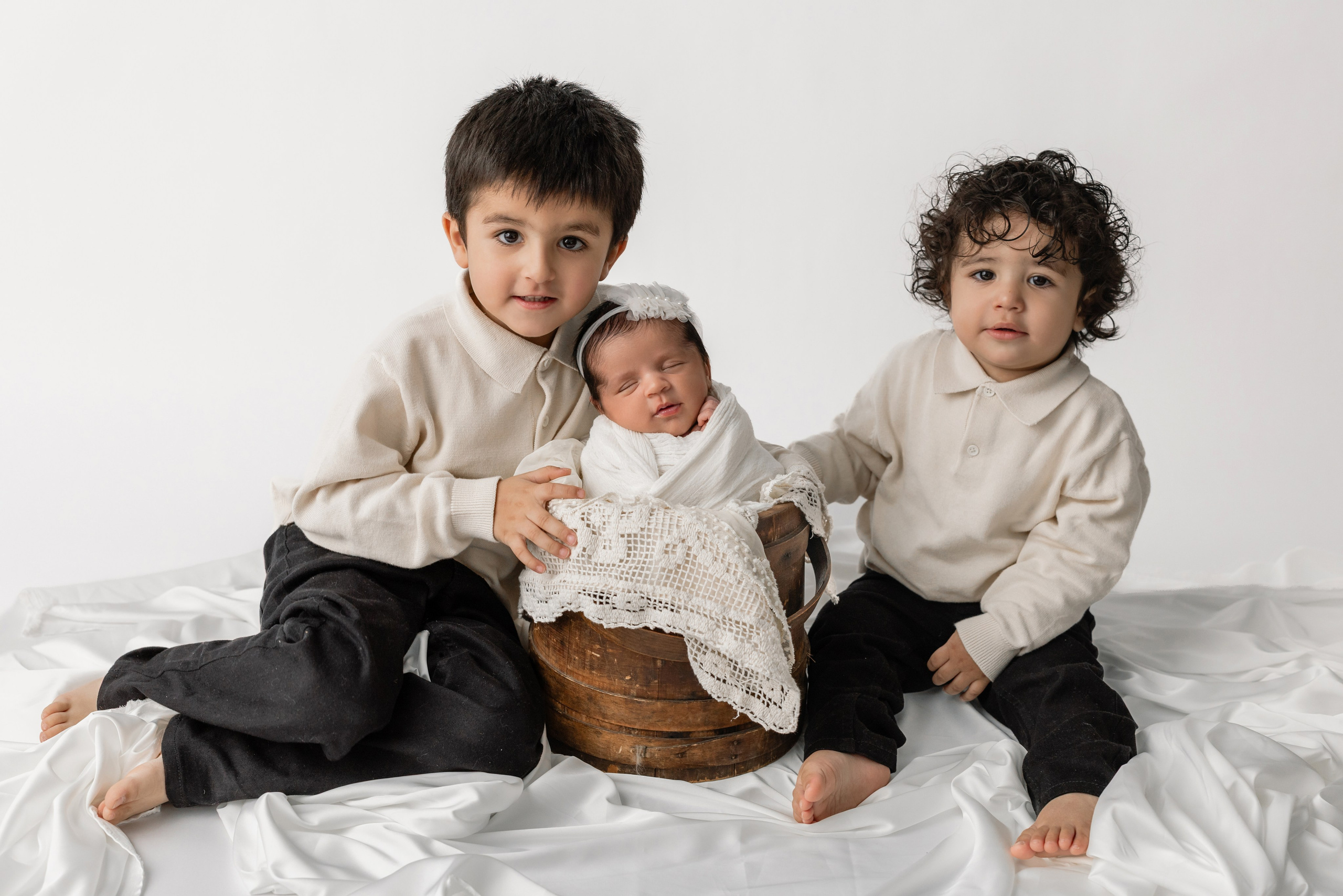 5–20 Days Newborn Photography in Toronto. Iana Banana | Toronto Maternity, Newborn & Family Photographer
