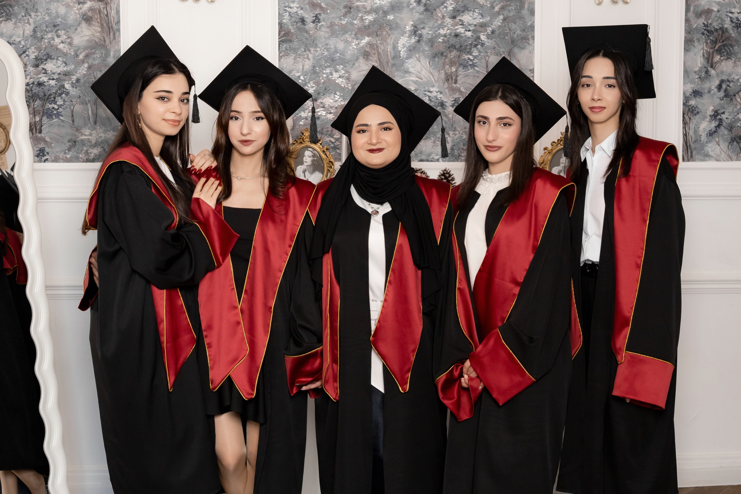 ADU. Məzun geyimləri və akssesuarları