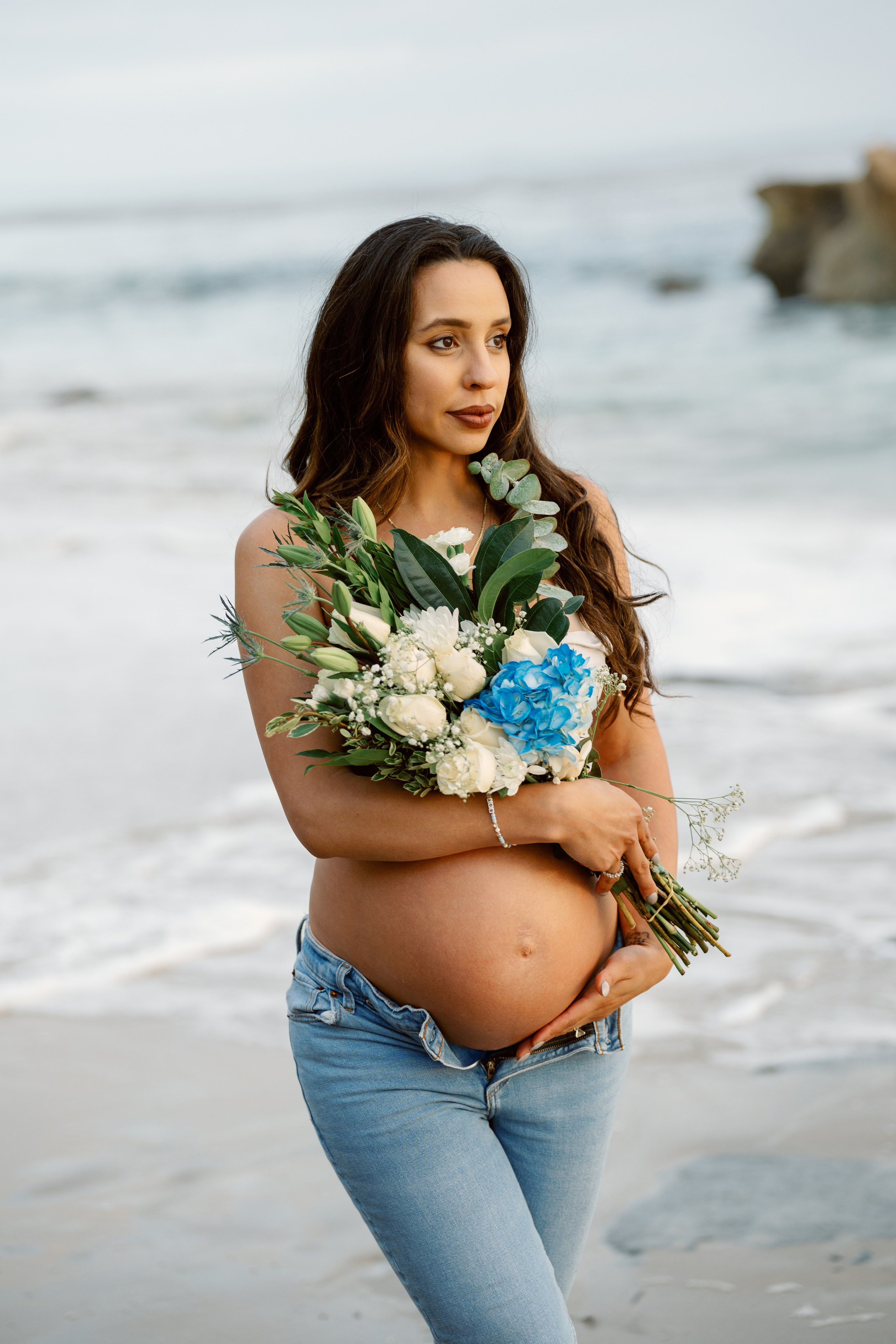Maternity Photoshoot at Laguna Beach. Wedding Photography & Videography Team in California, Los Angeles, San Francisco, San Diego and Travel