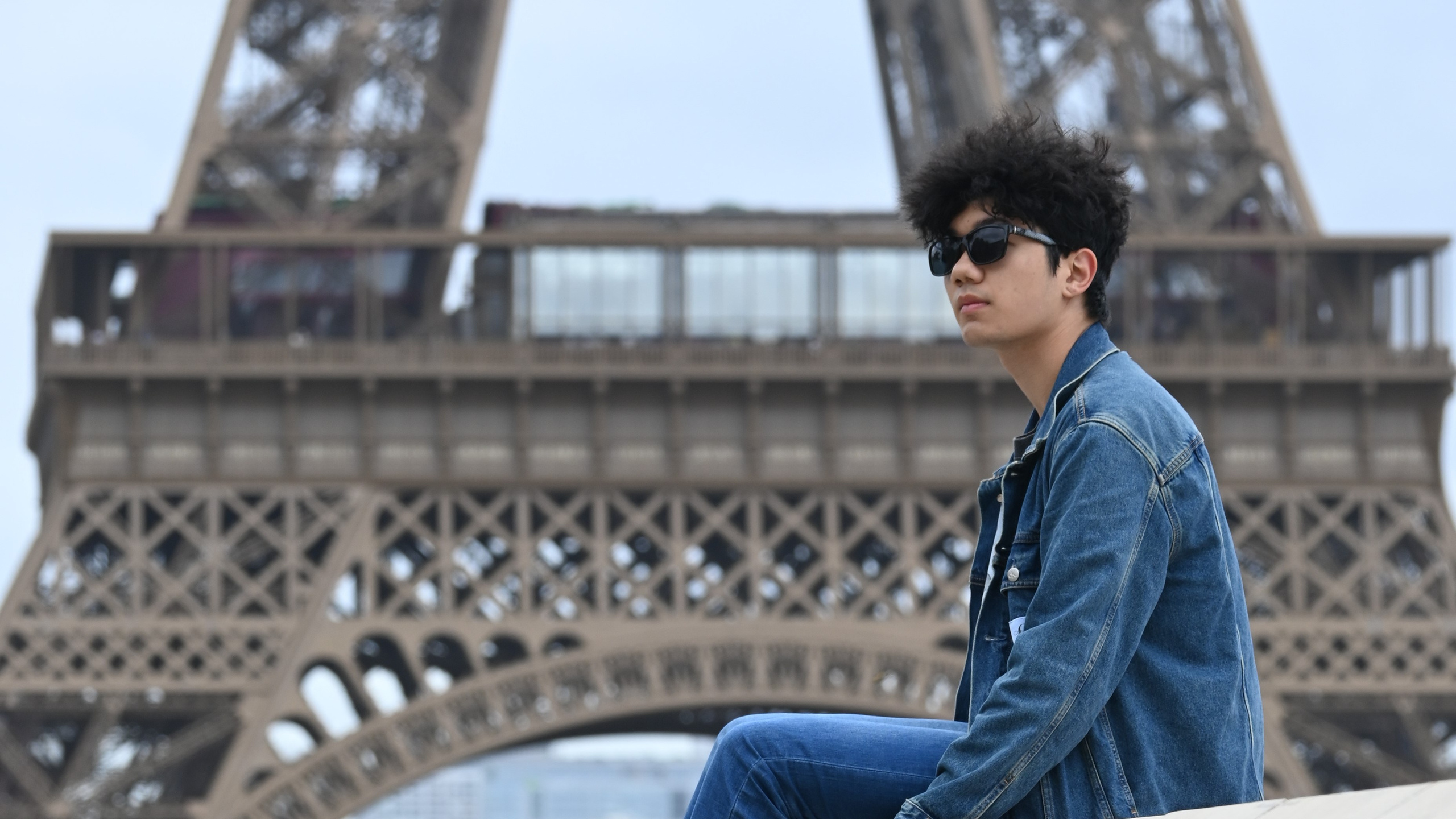 EiffelTower. Lifestyle & Travel Portrait photography in Paris Shyl