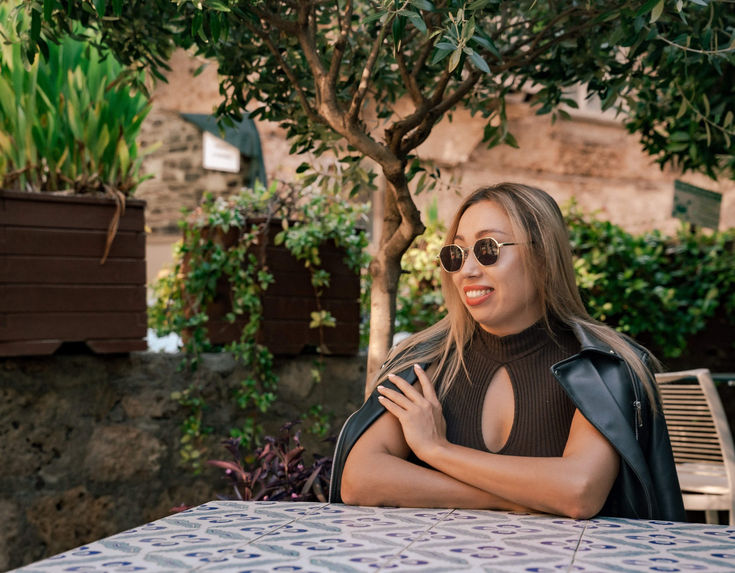 ZARINA. UNRATED PHOTO