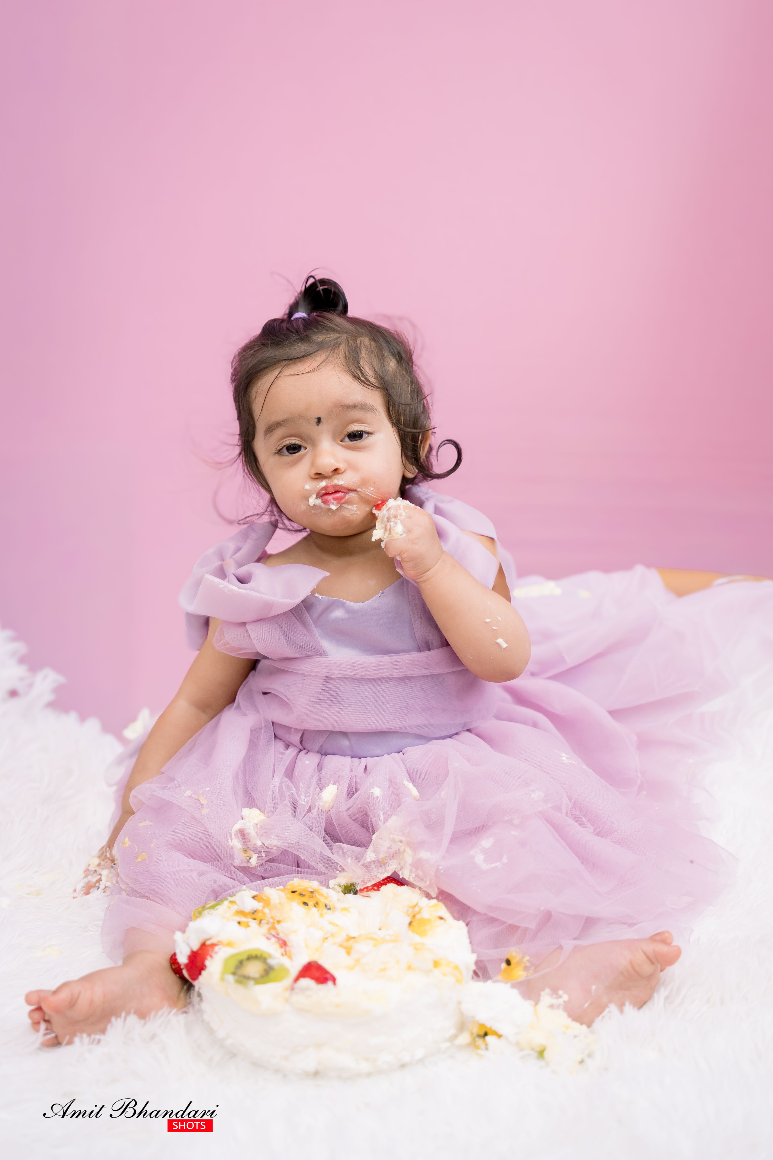 Yuhana’s Cake Smash Session. Freelance Photographer in Newcastle & Central Coast