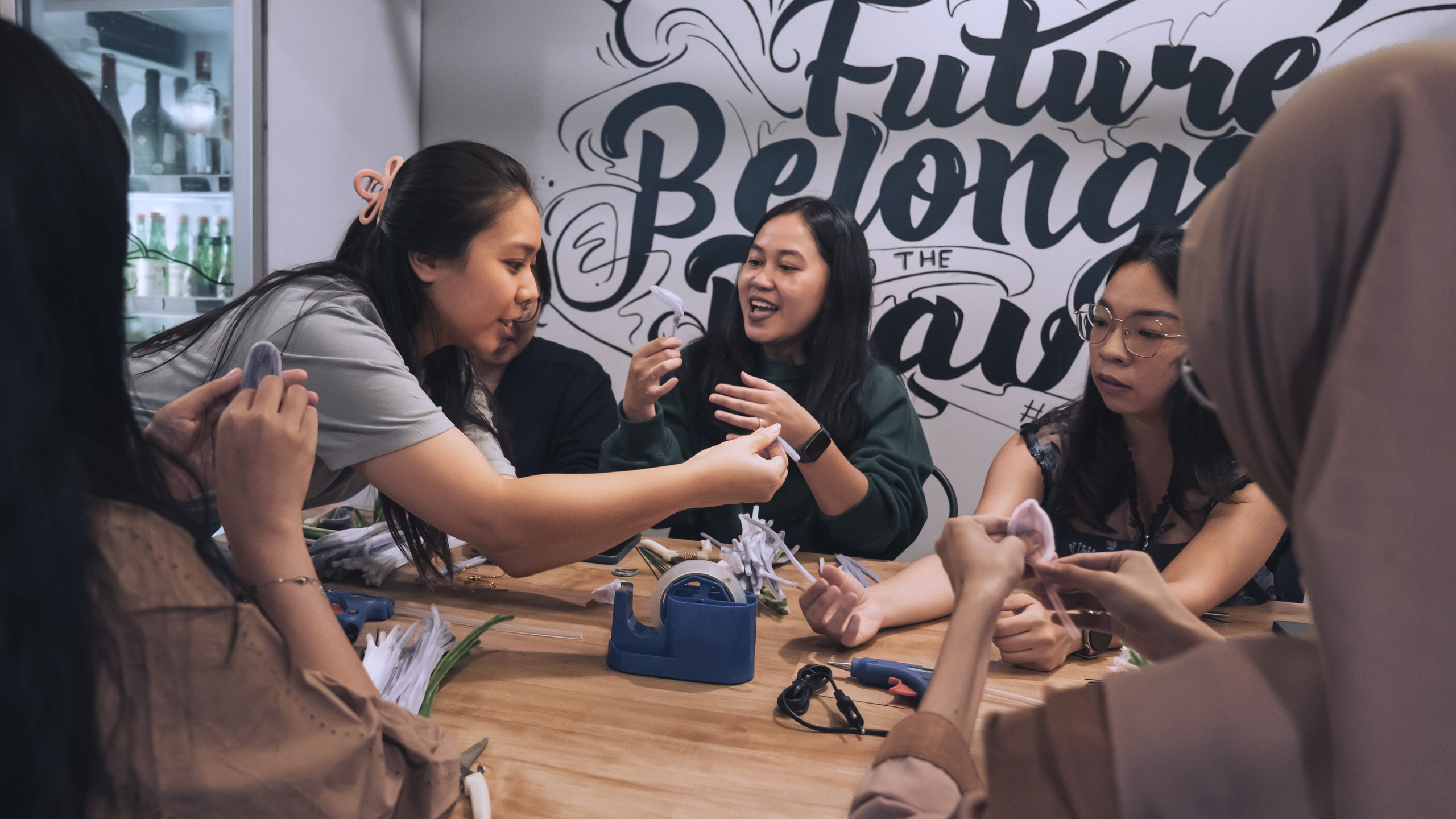 Pipe Cleaner Flower Workshop. Aro Salaka Event Photography