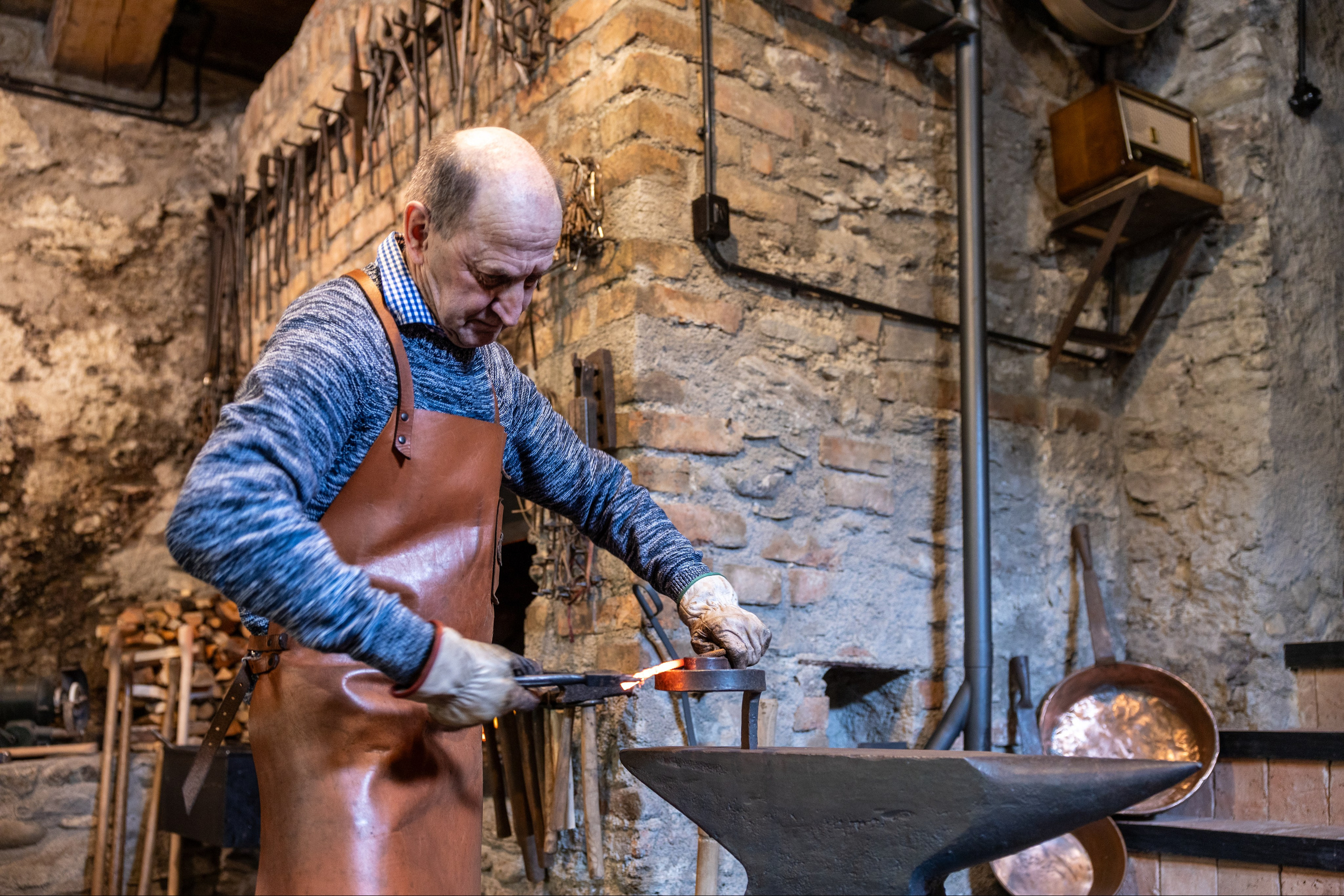 Schmied, Goldegg, 2024. Guzel Kolobova| Fotografin| Salzburg