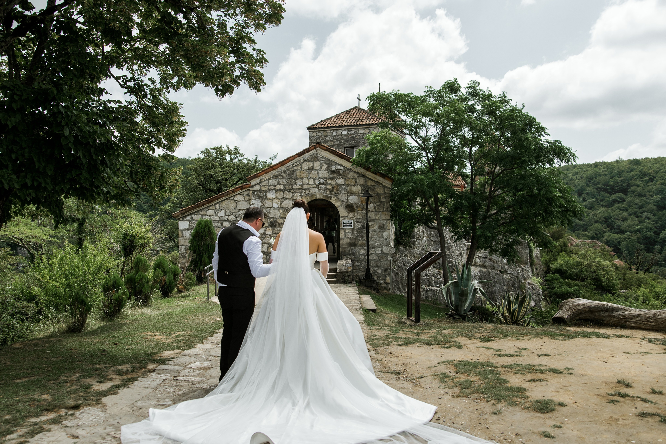 Грузинская свадьба Луки и Нино в Кутаиси. Свадебные фотографы в Грузии, Армении. Макс Коваленко и Лара Татосян. Свадебный видеограф