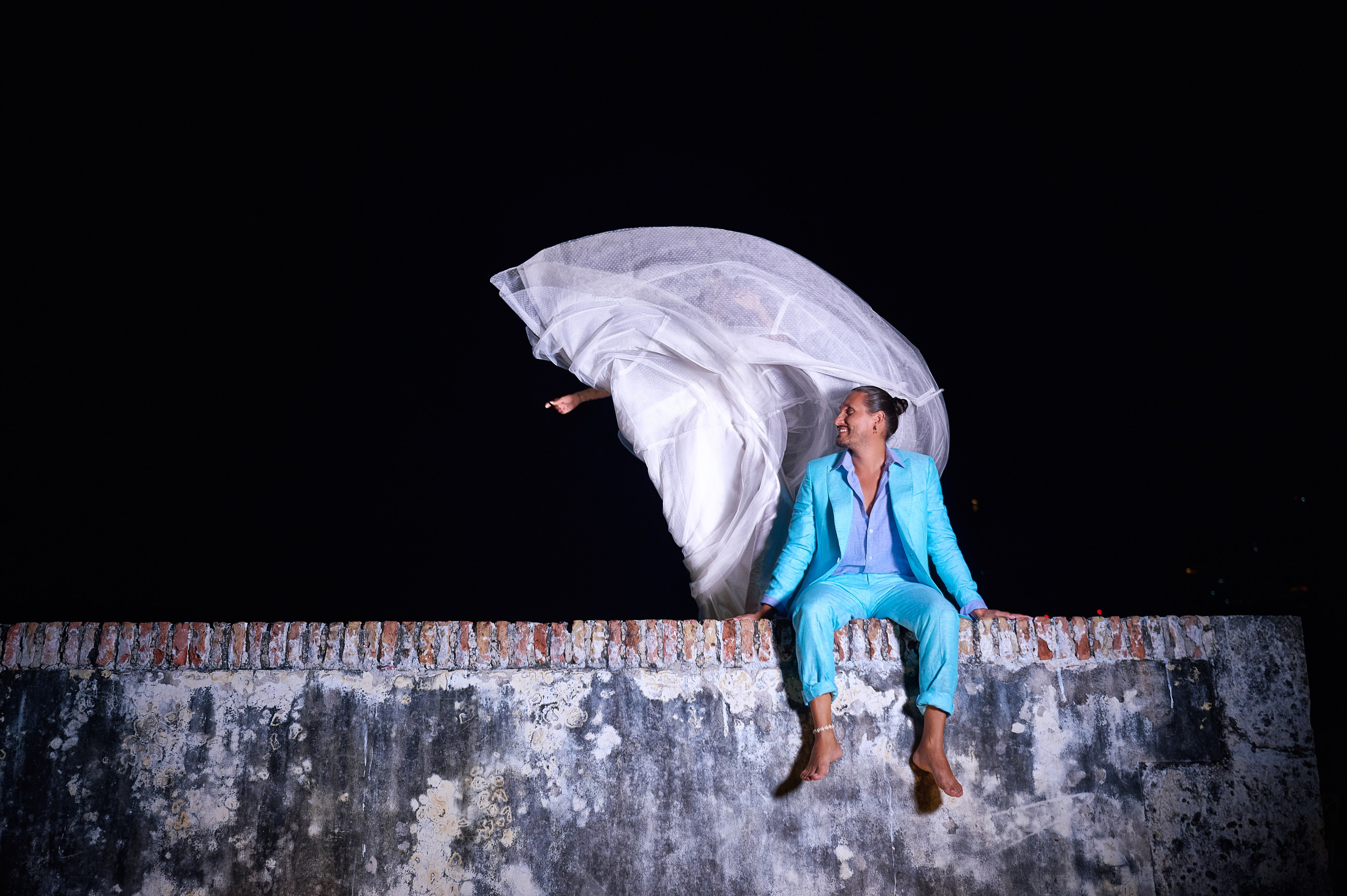 Trash the Dress en Cartagena. Wedding Photography & Videography by ZZ Hendrick | Capturing Your Love Story in Colombia & USA