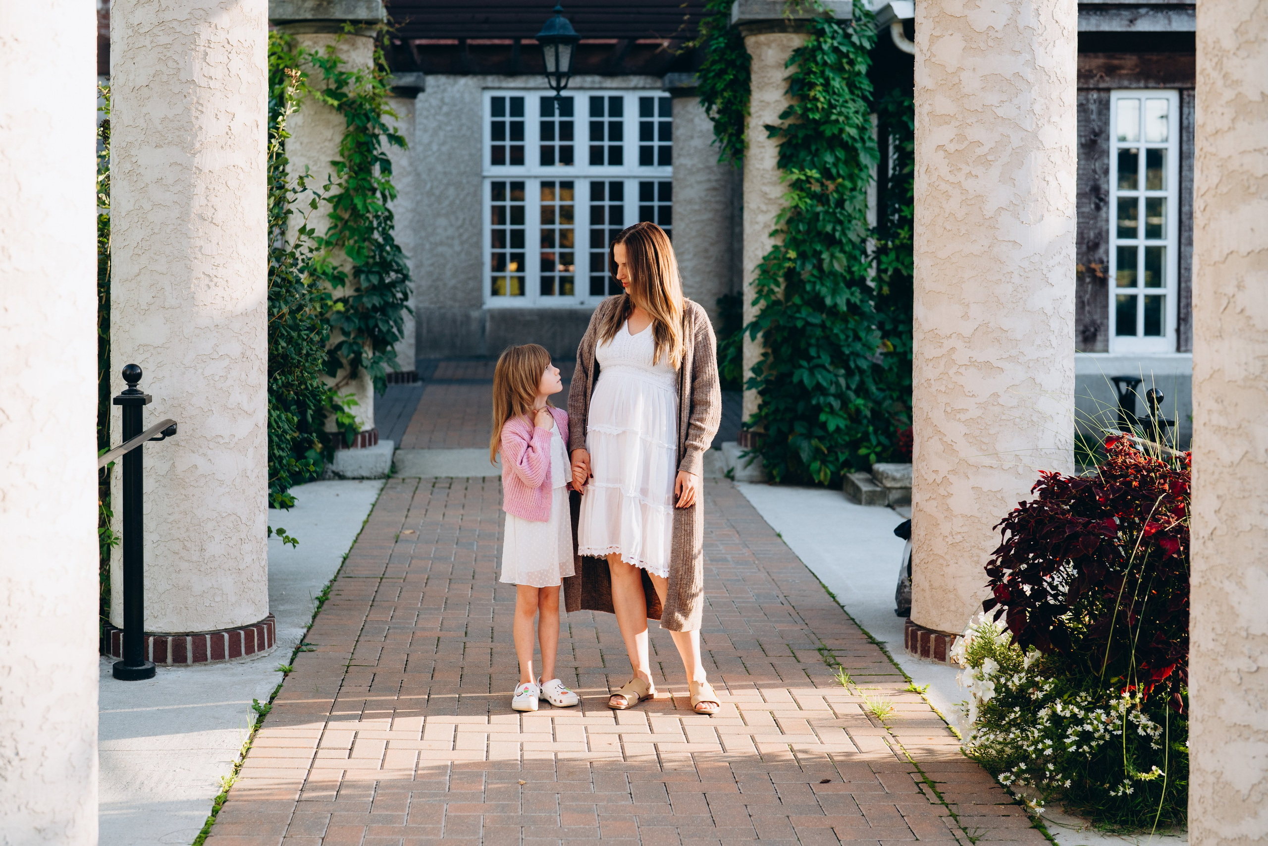 mom and daughter photo shoot in the park, Winnipeg
