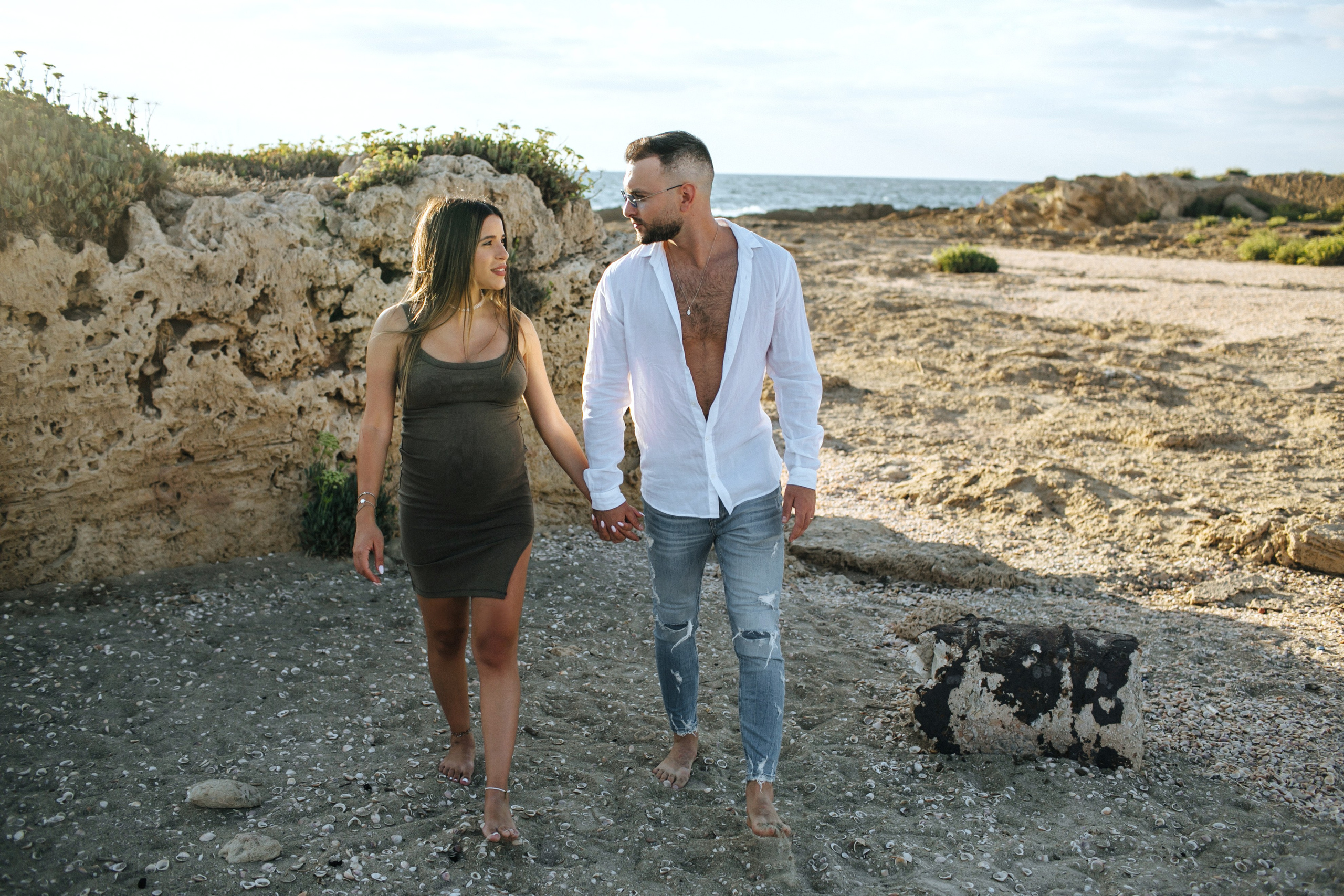 Yael & Gal Nahsholim beach. Family photographer in Israel