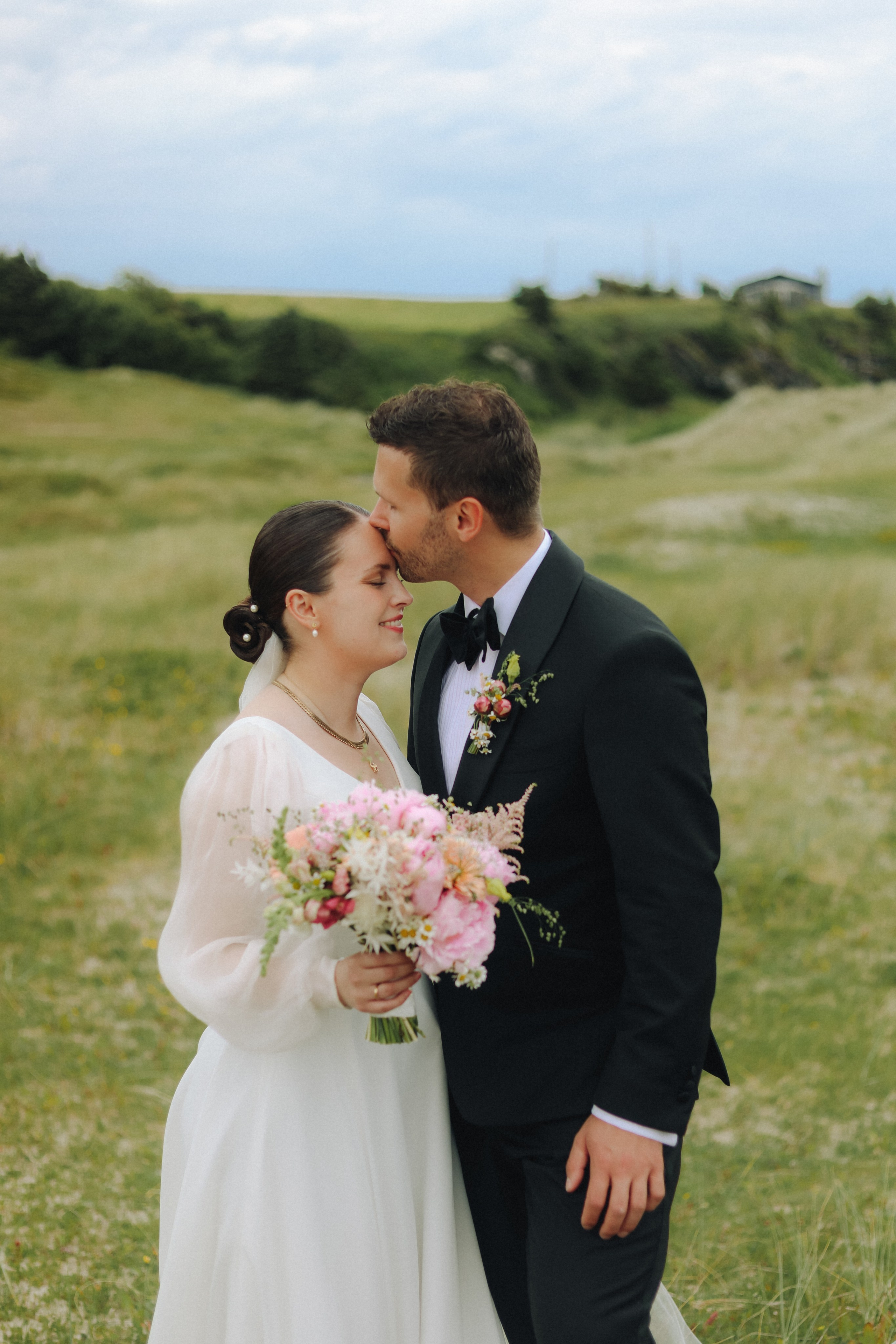 Just lots of love. Warm family & Wedding stories