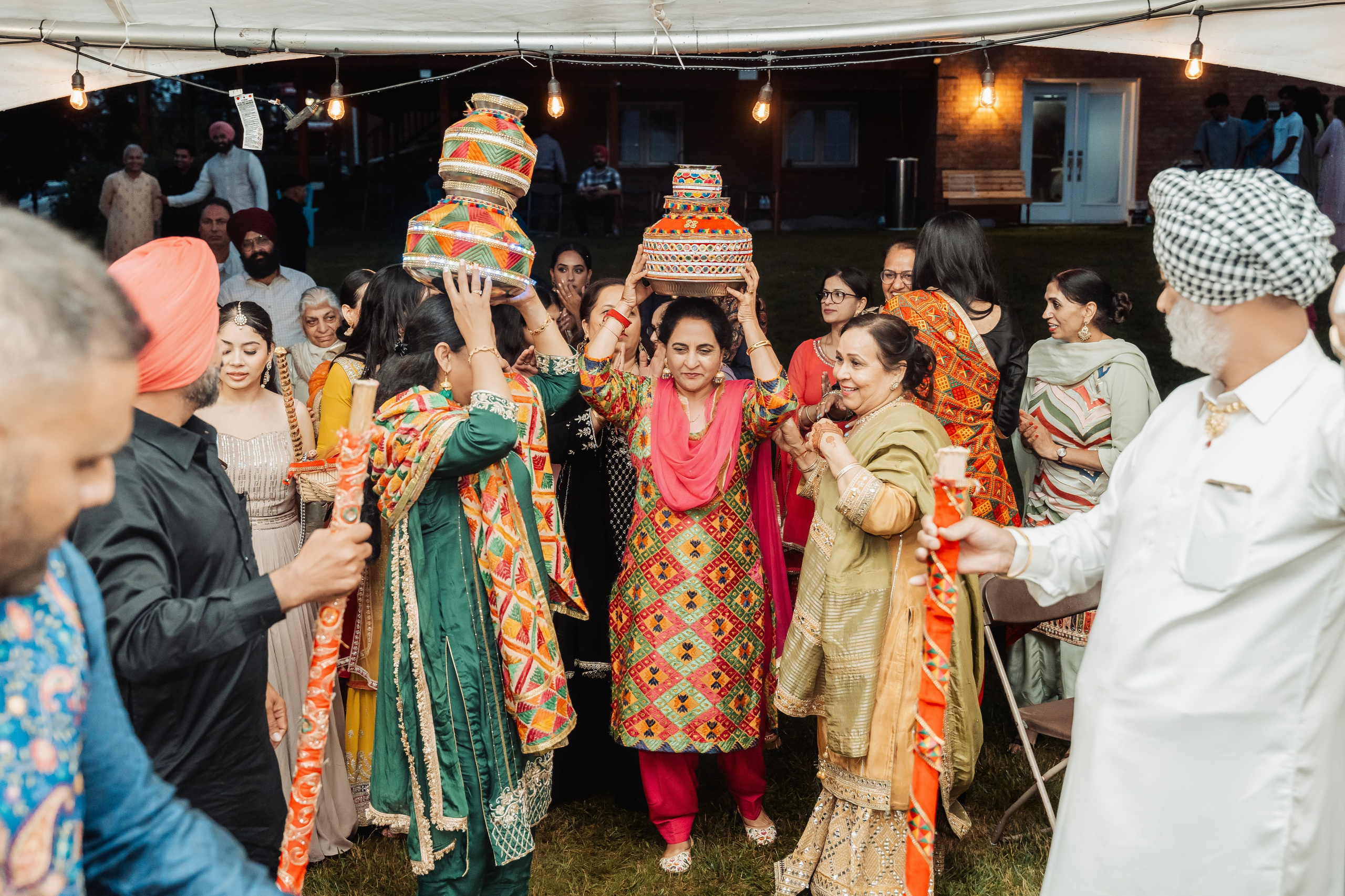 Gurchain & Tegvir. Wedding Photographer & Cinematographer studios