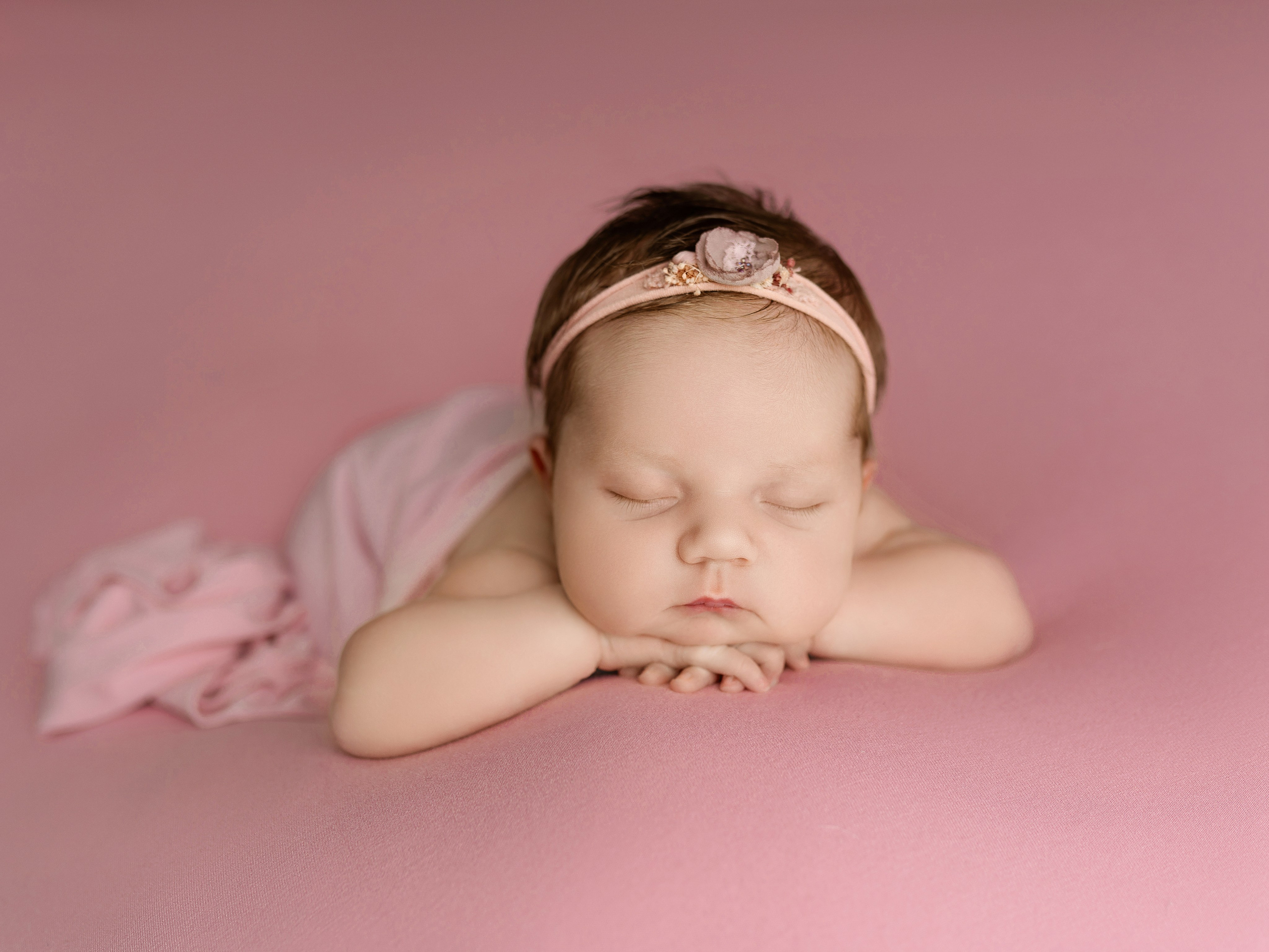 Esu Aleksandra naujagimių ir kudikių fotografė iš Vilniaus