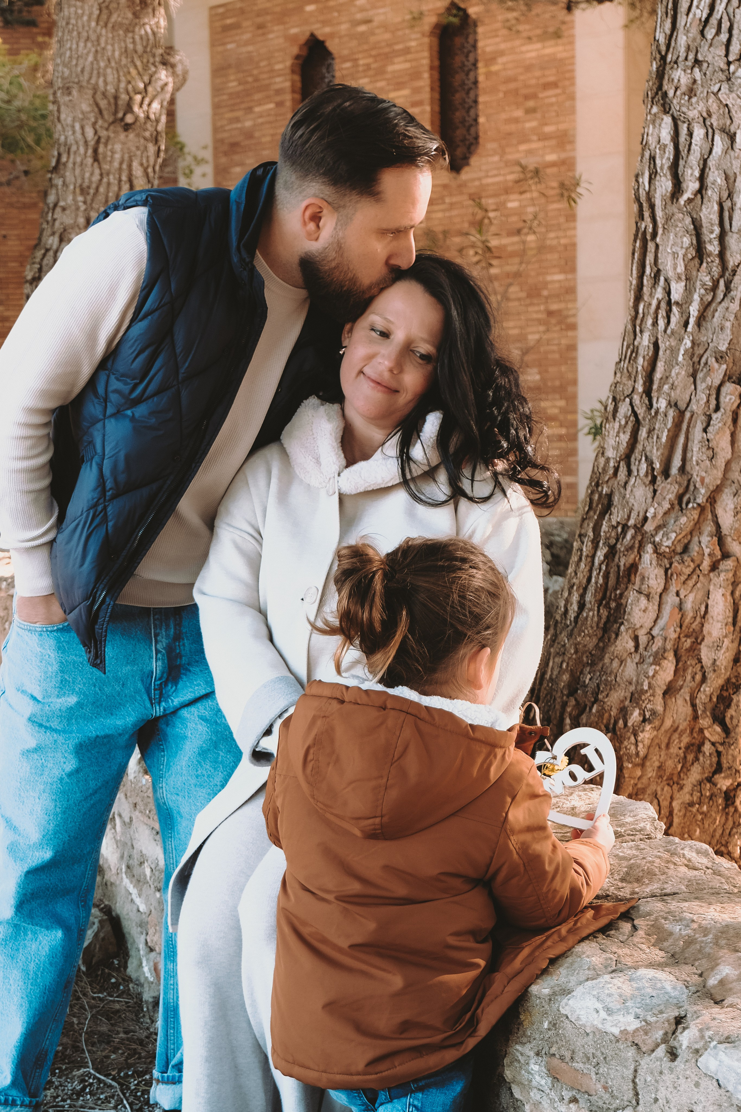 Sesión familiar embarazo. Fotografía profesional en Calafell - Elena Medvedeva