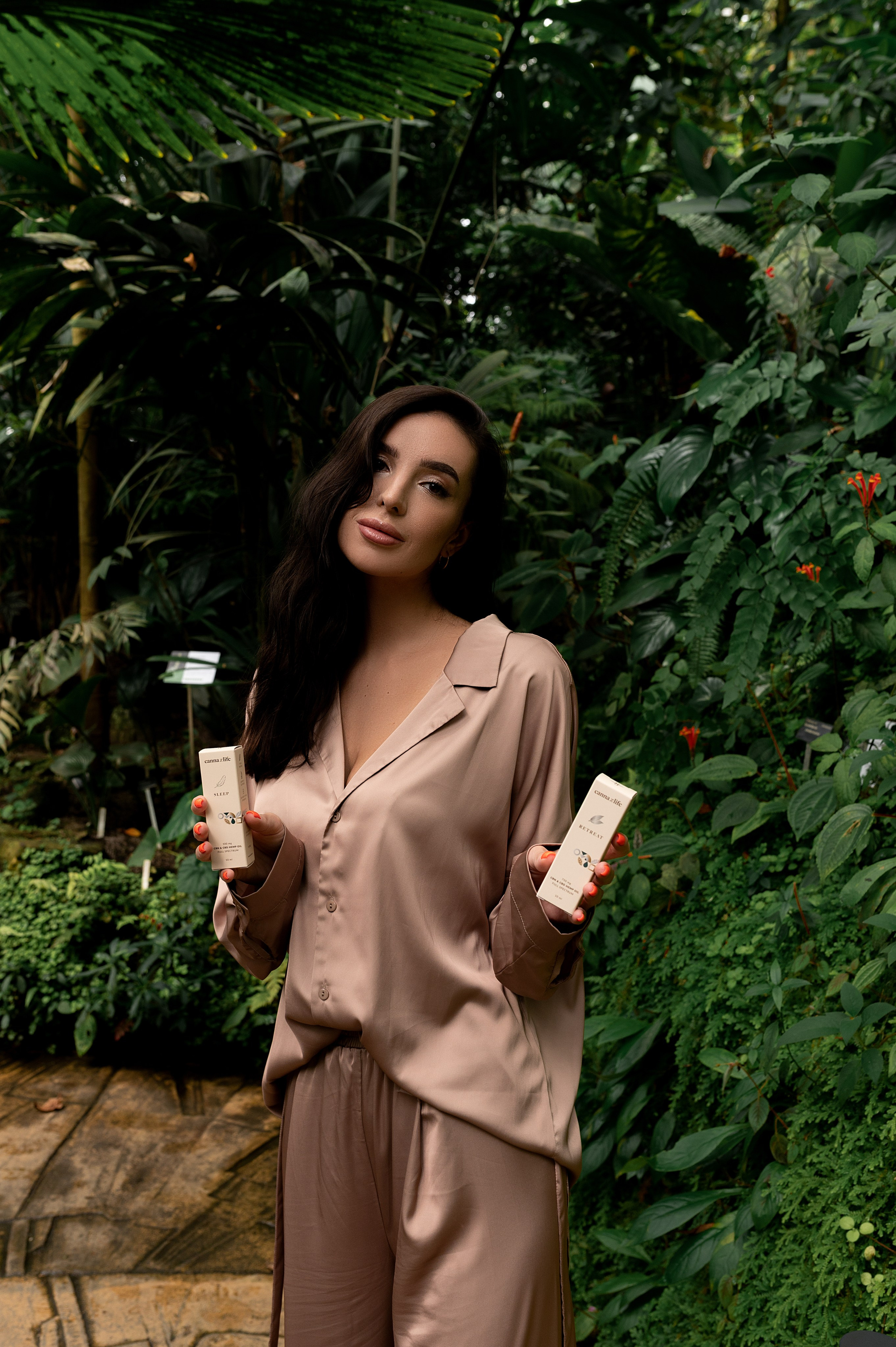 CannaXlife CBD products. ANNA-MARIA PHOTO CONTENT CREATOR — фотограф, эстет, художник и визуальный эксперт в Instagram, работающий в Праге