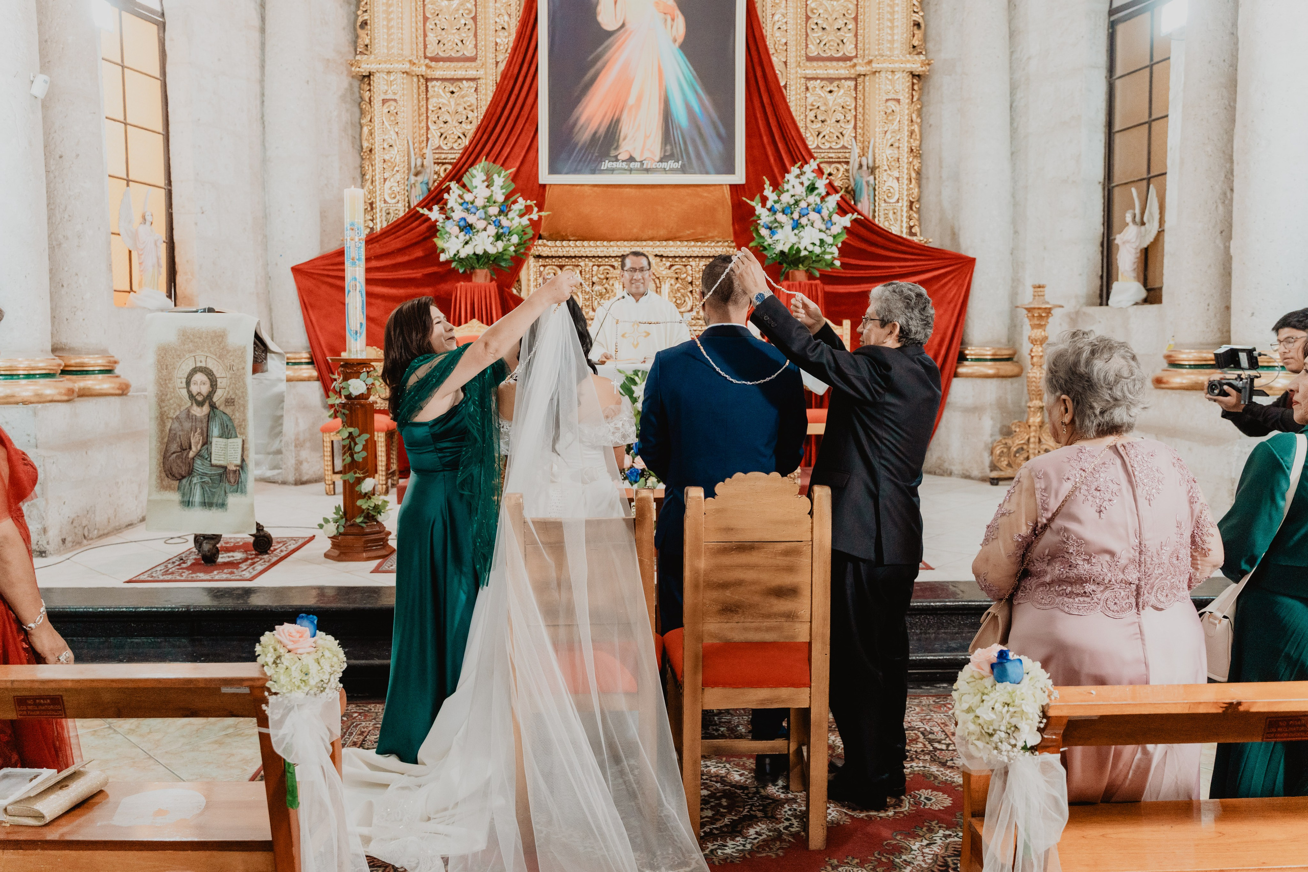 GABRIELA + JORGE | BODA CIVIL RELIGIOSA. Studio KVTA | Fotografía y Video de Bodas en Arequipa