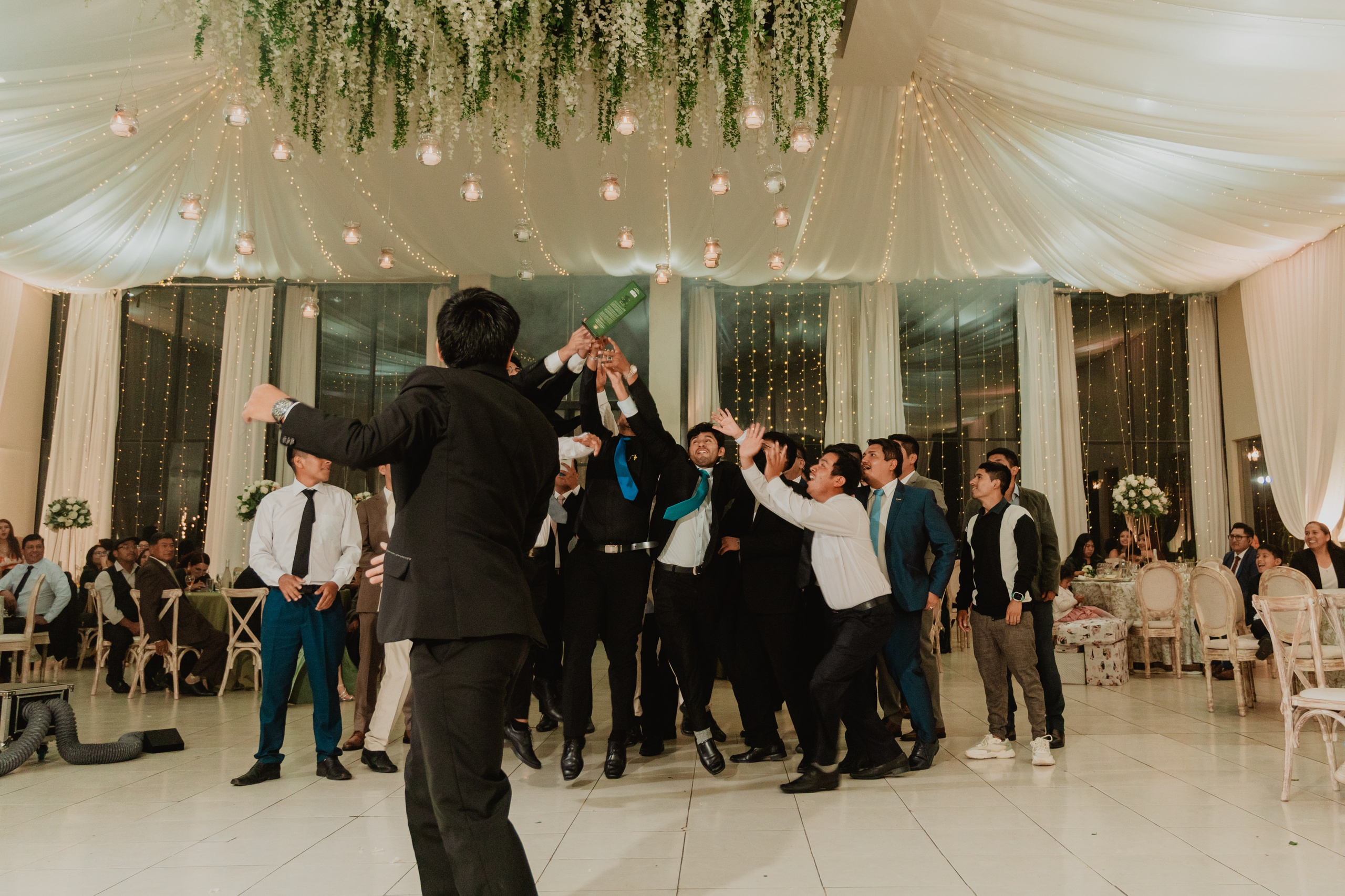 FERNANDO + MARIBEL | BODA RELIGIOSA. Studio KVTA | Fotografía y Video de Bodas en Arequipa