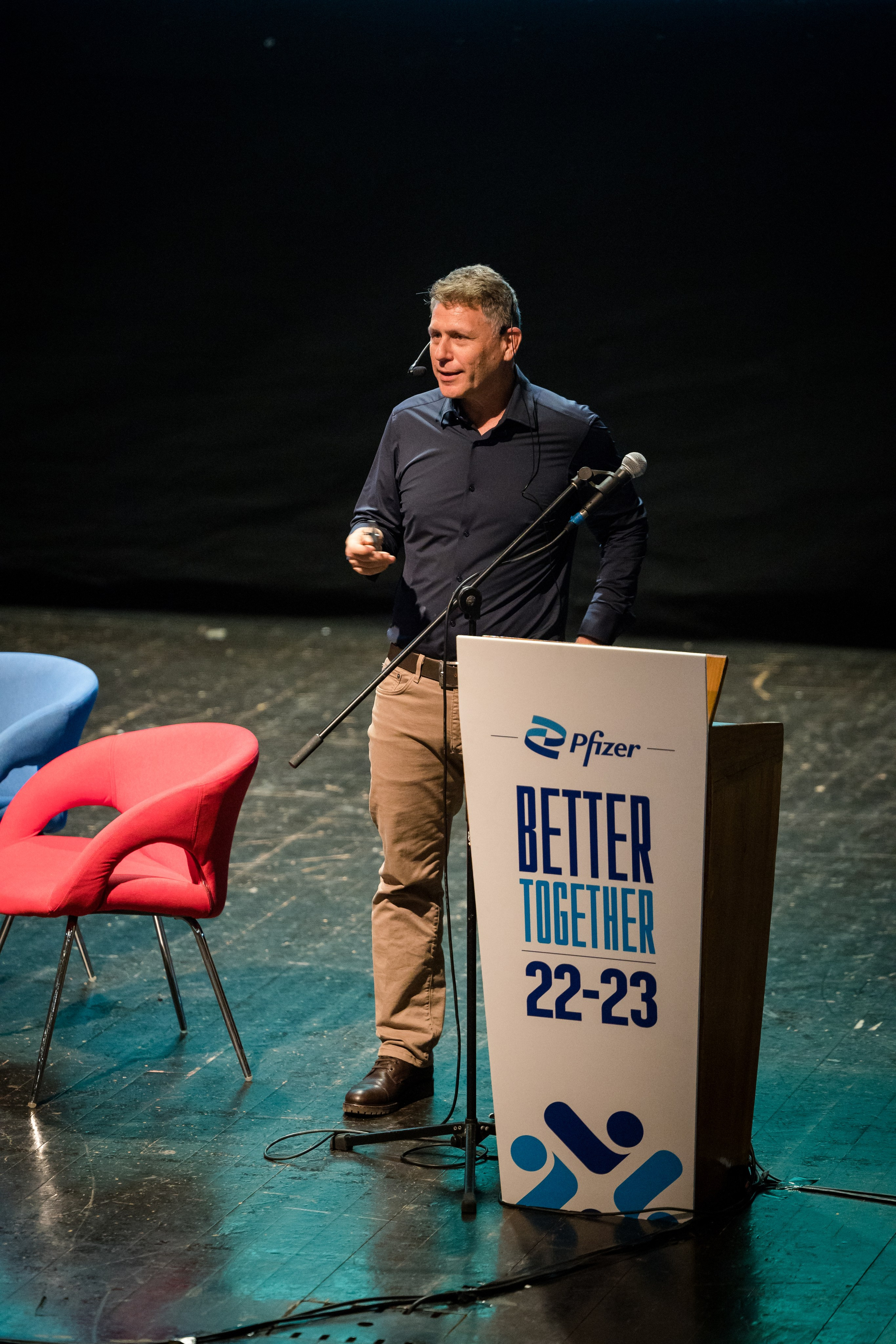 Pfizer. AMIR BUCHNIK PHOTOGRAPHER