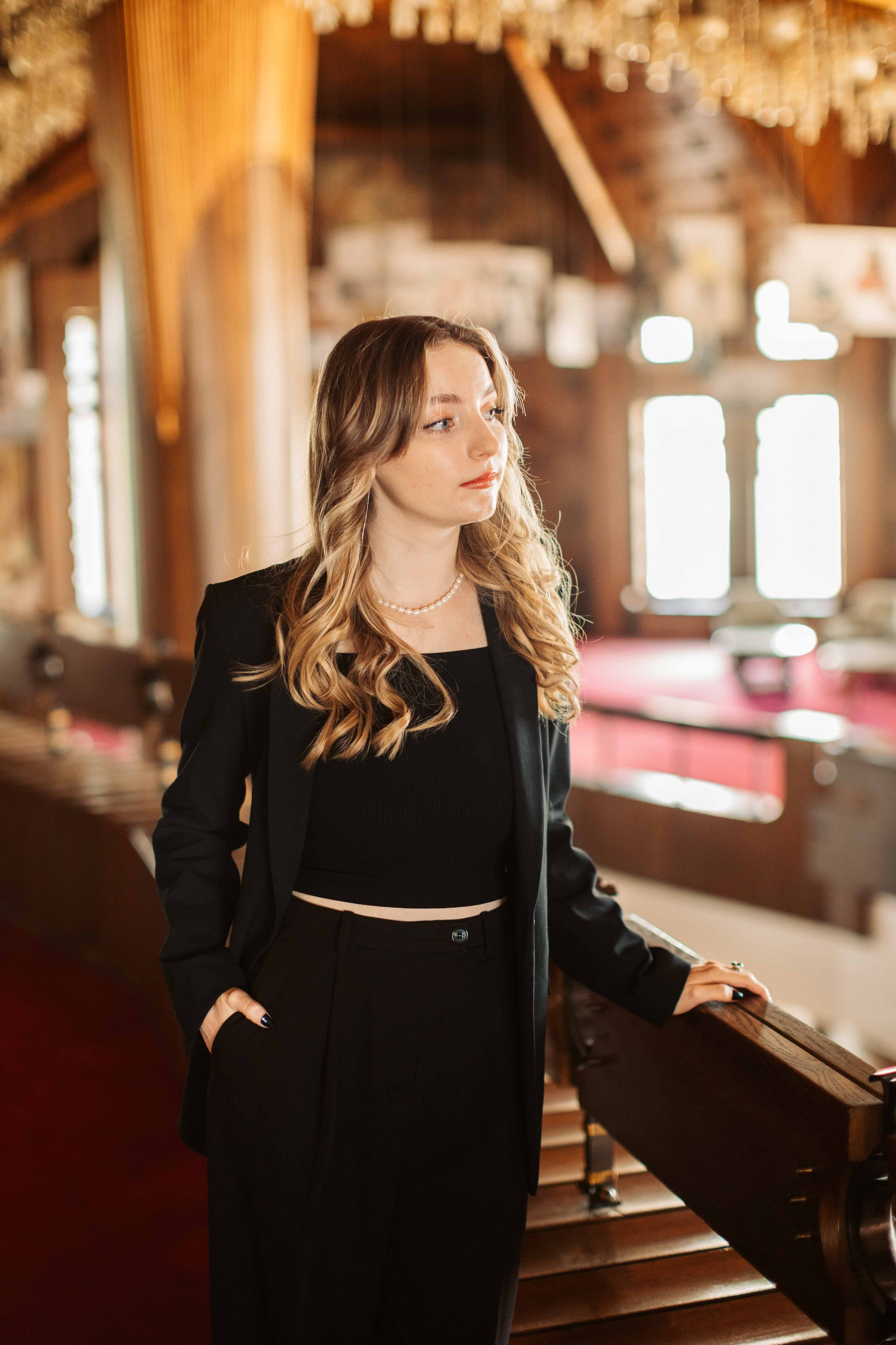 12C — Unirea. Contrast Studio