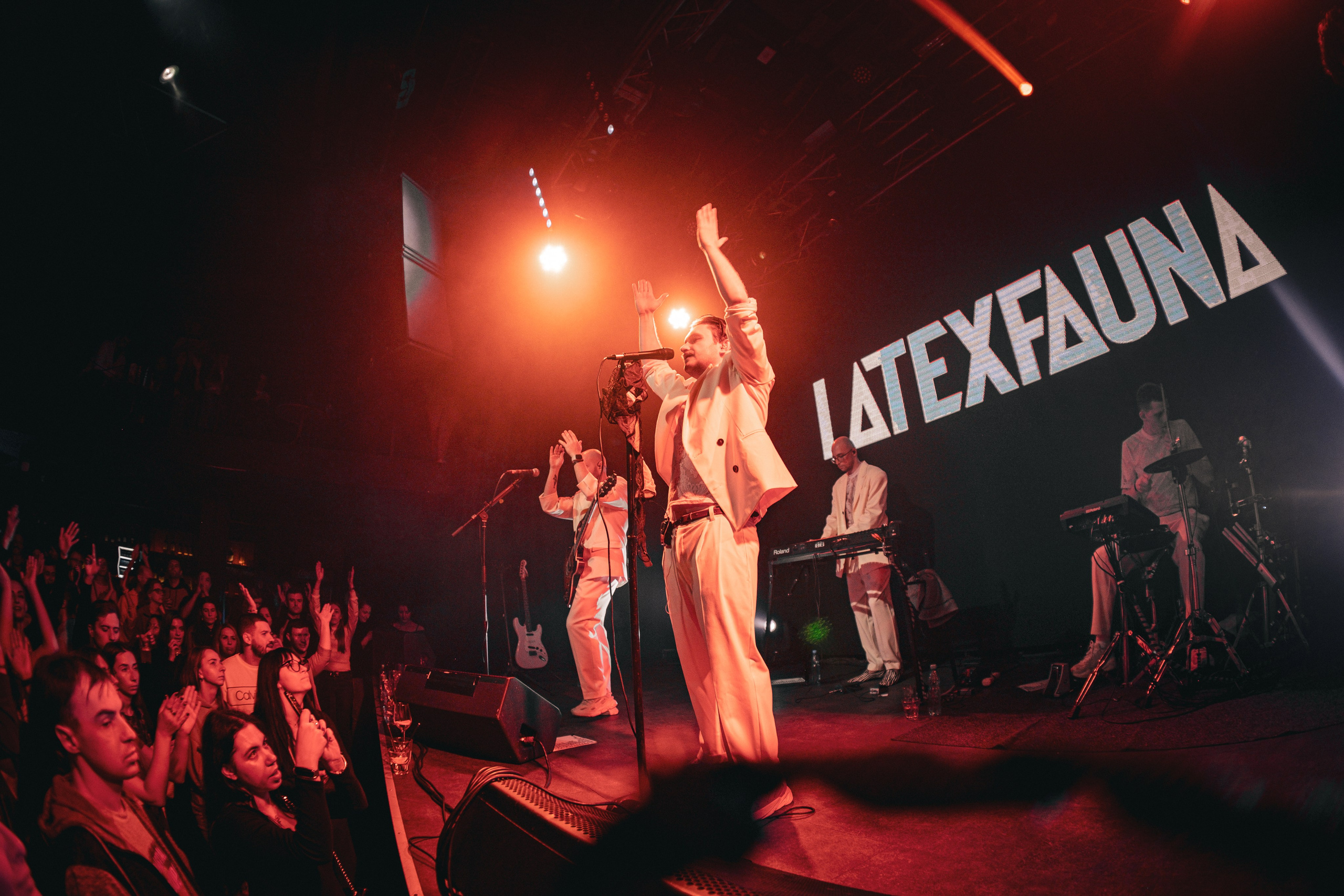 LATEXFAUNA. Photography of Fujicolor.104