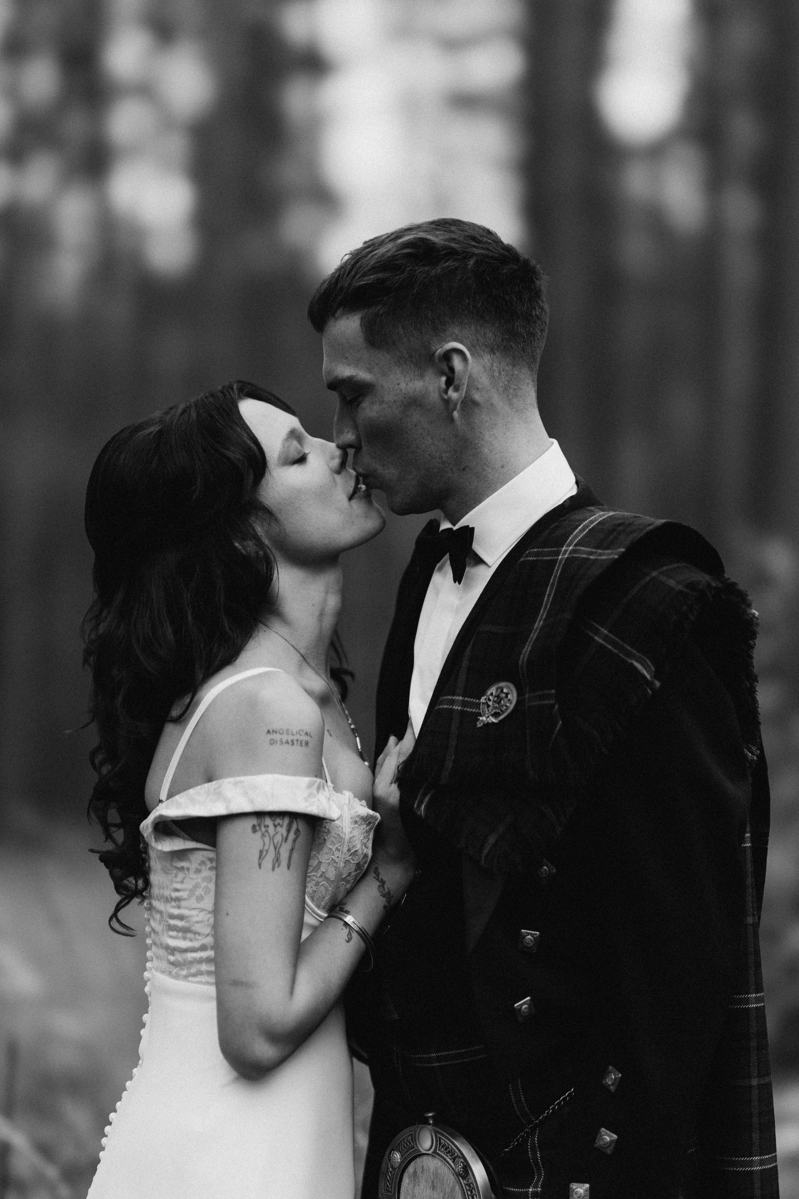 Venla & Kerr. Wedding and portrait photographer in Helsinki Vickan O