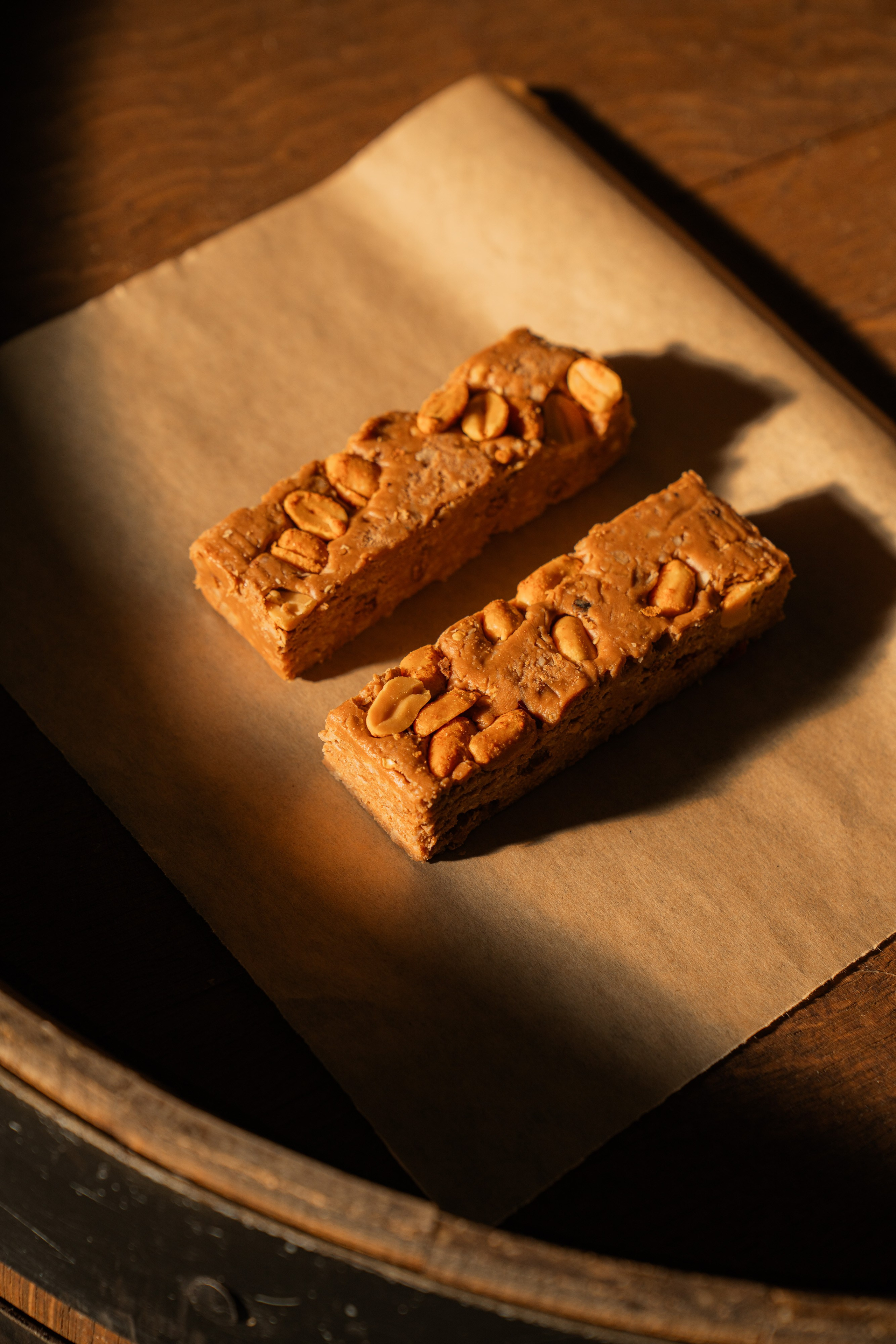 ΜΠΑΡΕΣ ΜΕ ΦΥΣΤΙΚΟΒΟΥΤΥΡΟ ΚΑΙ ΑΡΑΠΙΚΟ ΦΥΣΤΙΚΙ