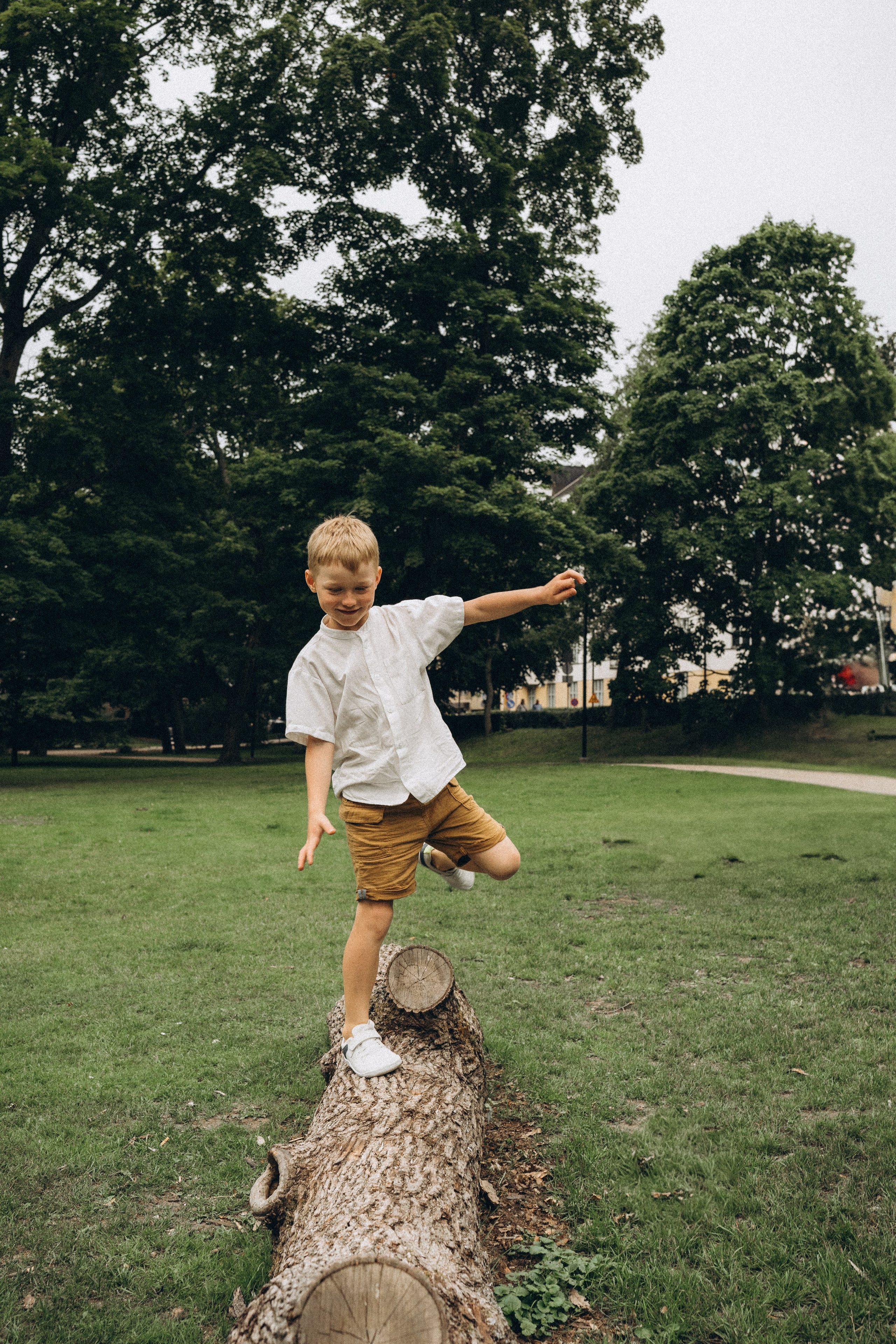 Kaivopuisto. Wedding and potrait photographer in Helsinki Vickan O