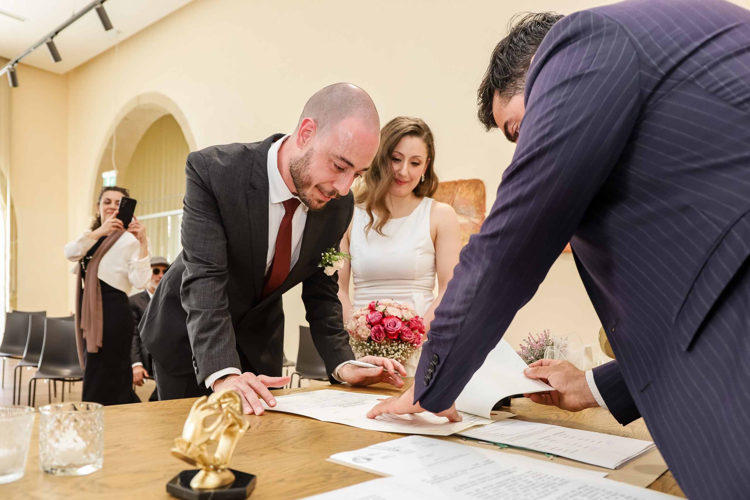 Свадебная фотосессия на Кипре и в Москве. Cyprus Wedding & Family Photographer. Capturing cherished moments across the island: Larnaca, Limassol, Ayia Napa, Protaras, Paphos, Nicosia