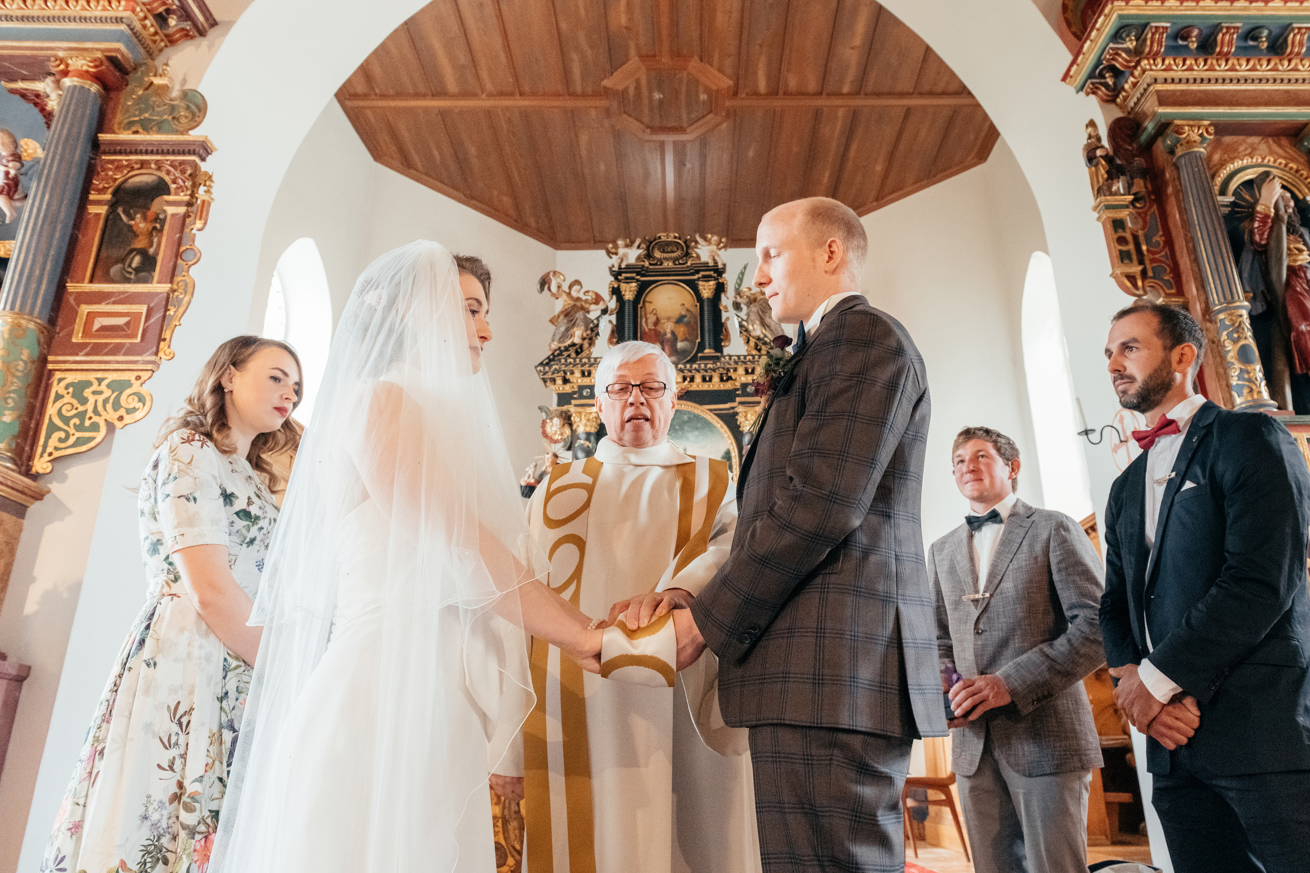 YULIA & MICHAEL Switzerland. I am Elena Altendorfer. Wedding photographer in Zurich and Switzerland