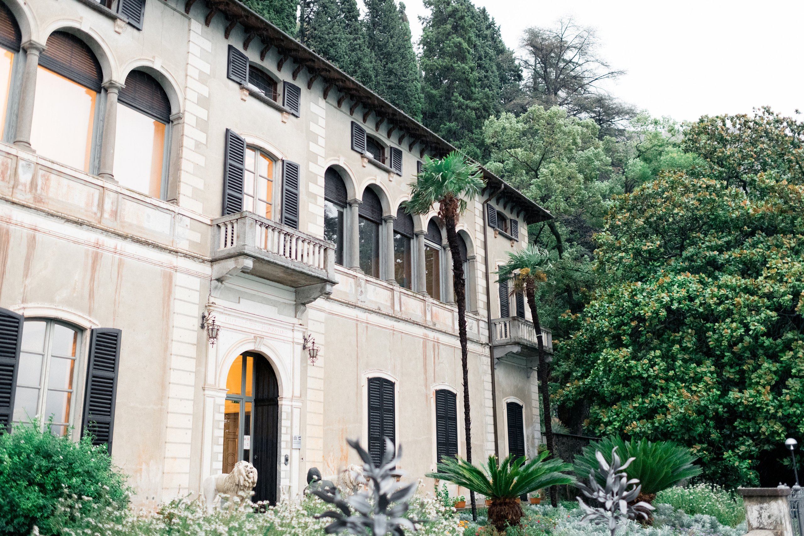 ALEXANDRA & ALEX Villa Monastero in Varenna, Italy. I am Elena Altendorfer. Wedding photographer in Zurich and Switzerland