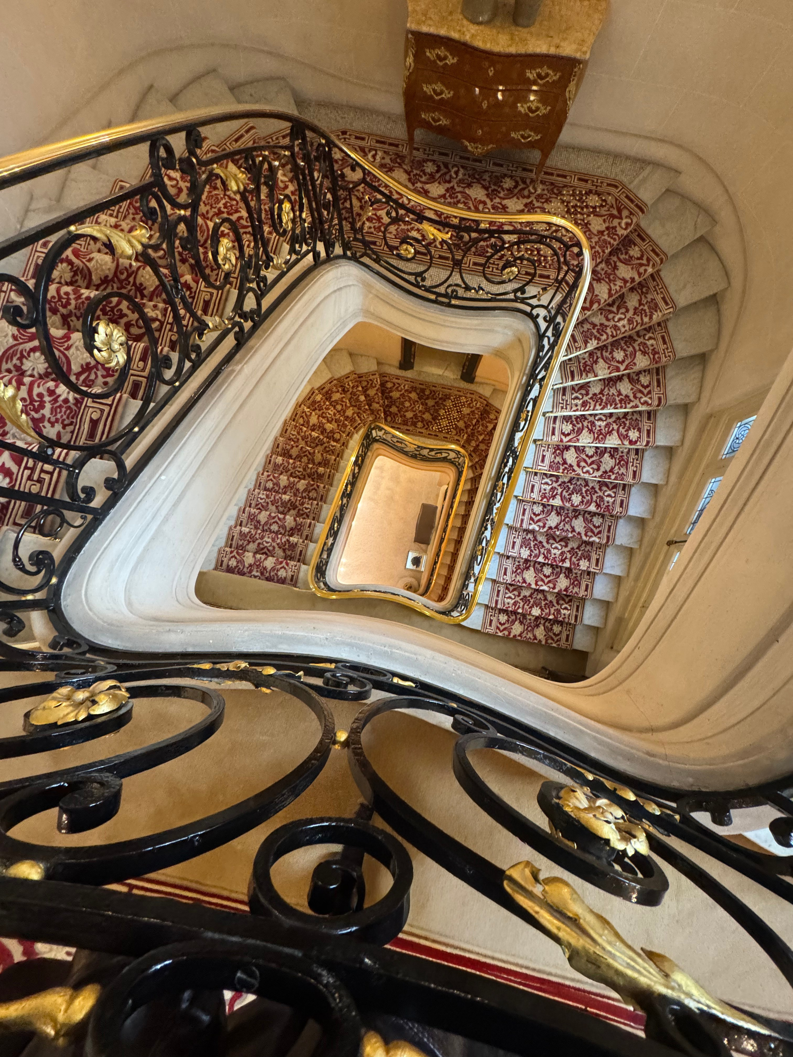 Plaza Athénée Wedding in Paris | Luxury Paris Wedding Photographer. Paris Wedding Photographer