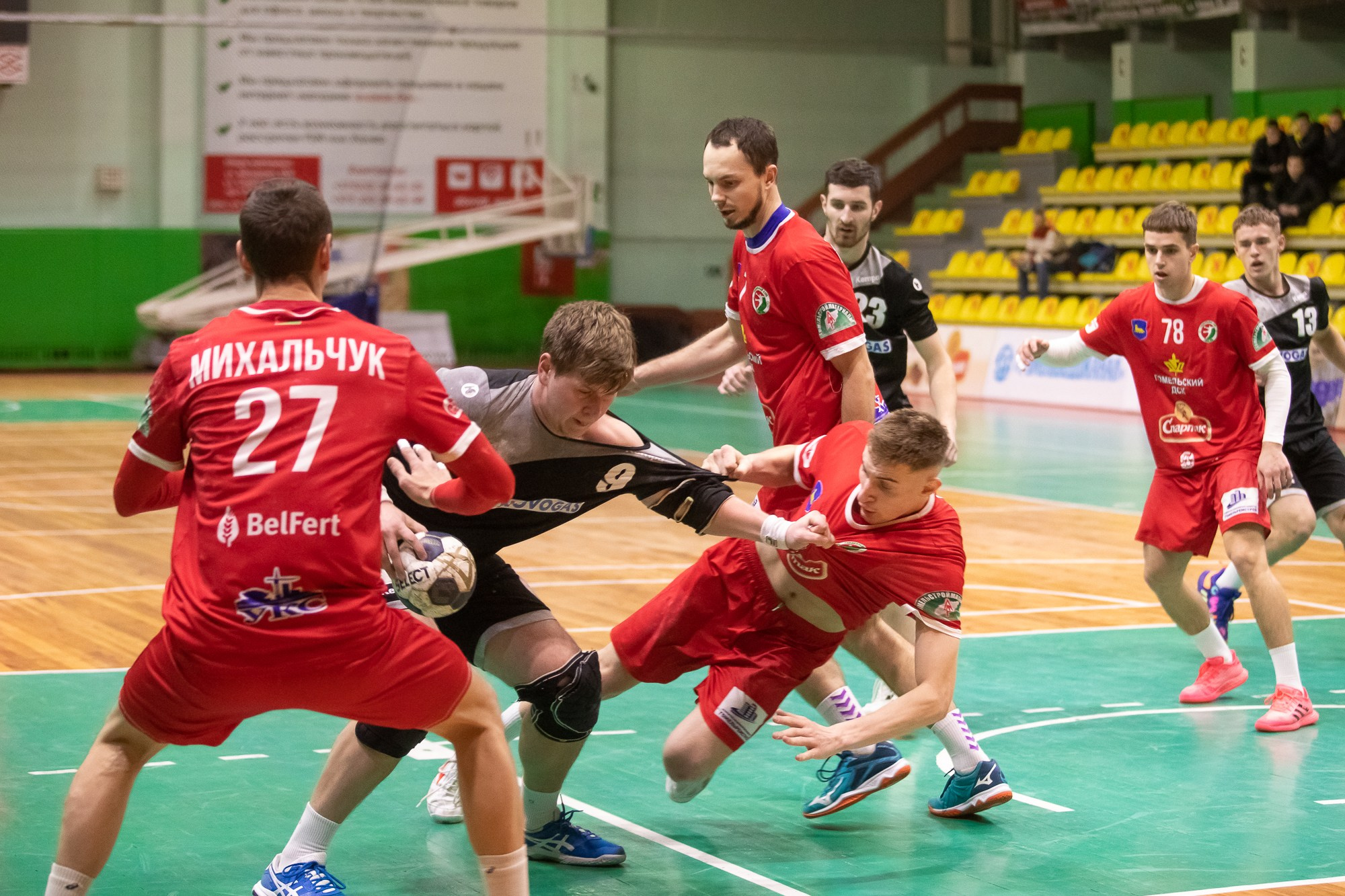 Спортивные фоторепортажи с гандбольных матчей