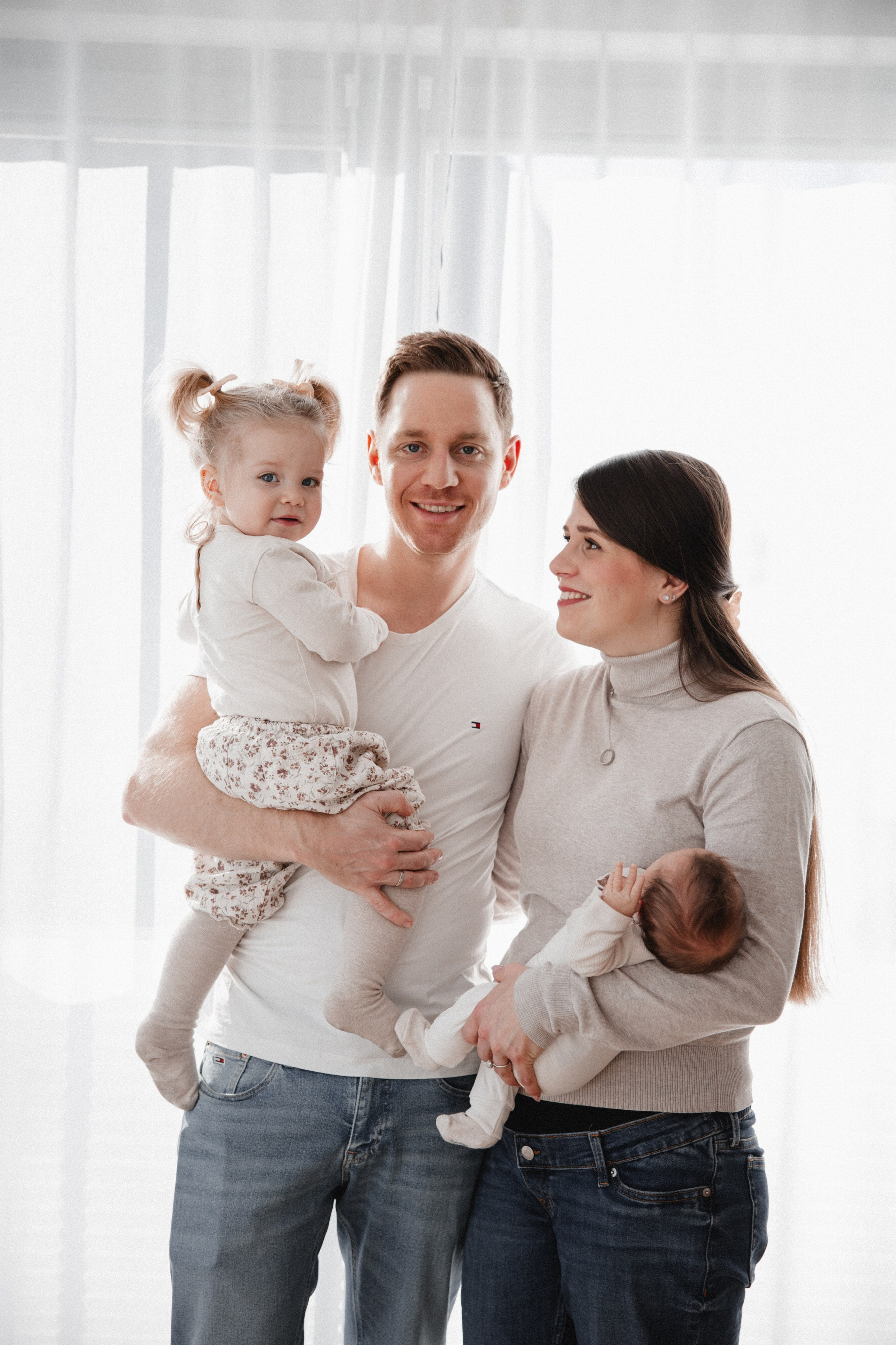Neugeborenenfotos Zuhause. Hochzeitsfotografie |Hochzeitsfotograf Bochum | Hochzeitsfotograf Dortmund | Hochzeitsfotograf Essen | Hochzeitsfotograf Ruhrgebiet