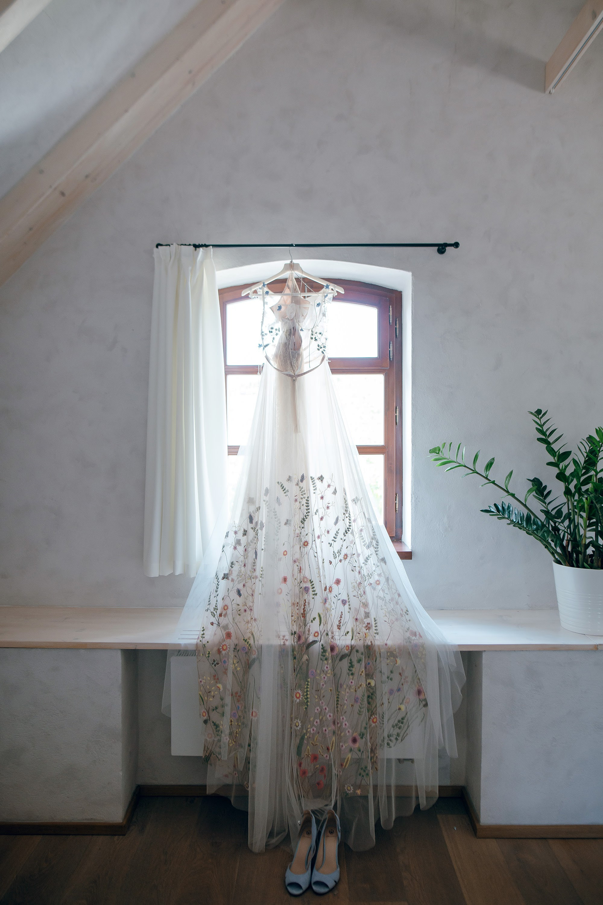 Romantic destination wedding in Czech republic Prague