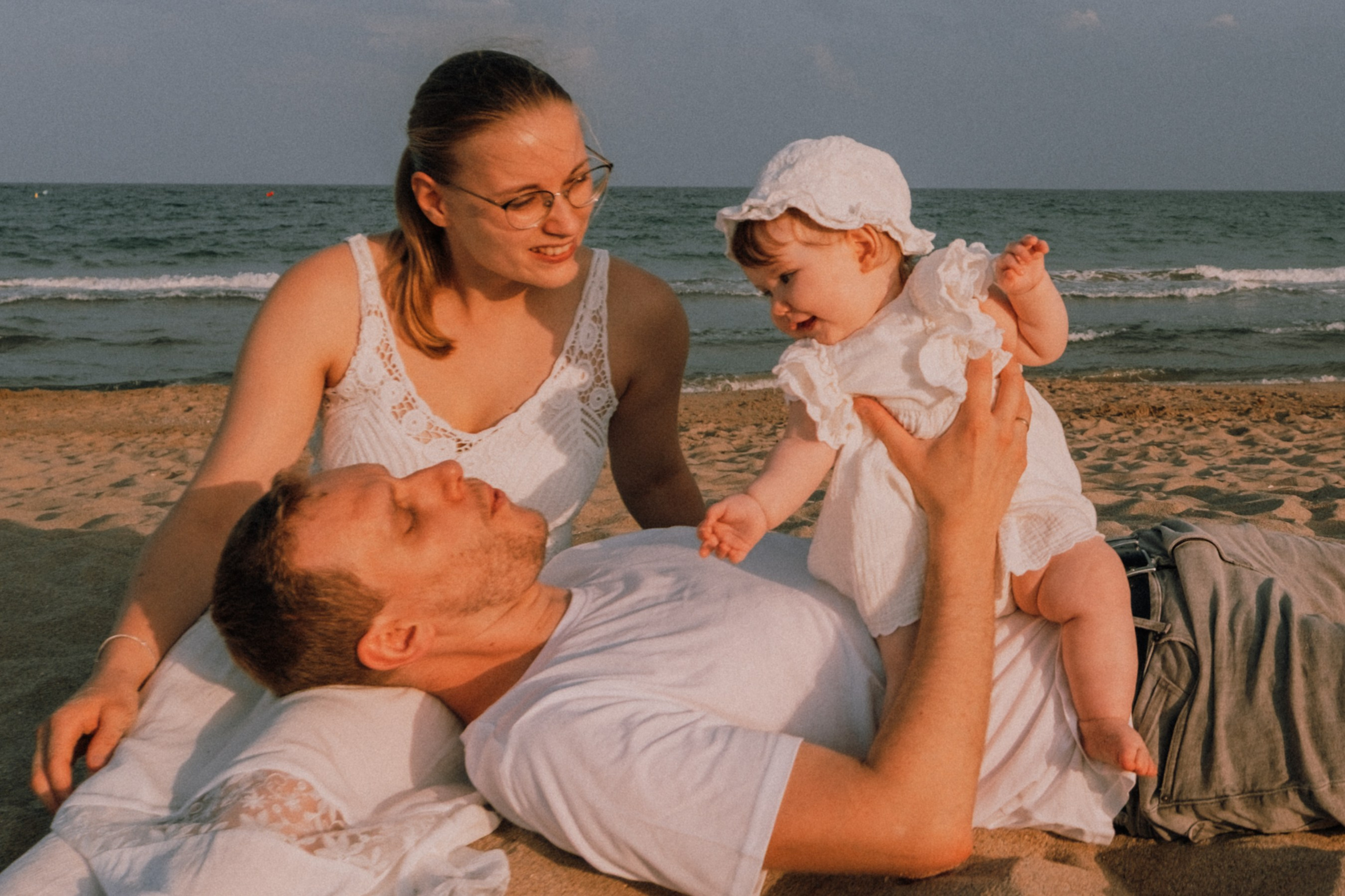 Семейная фотосессия на пляже. Профессиональная фотосъемка в Калафелле — Елена Медведева