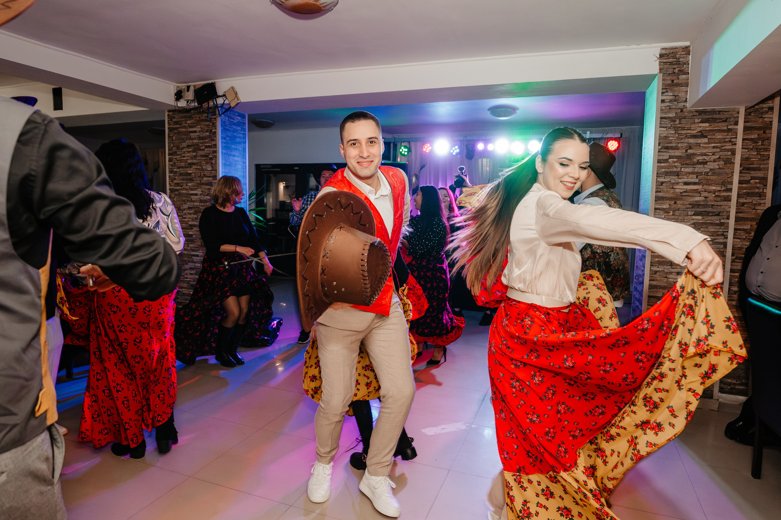 Luca Stefan. Raw Studio. Fotograful tau de nunta!