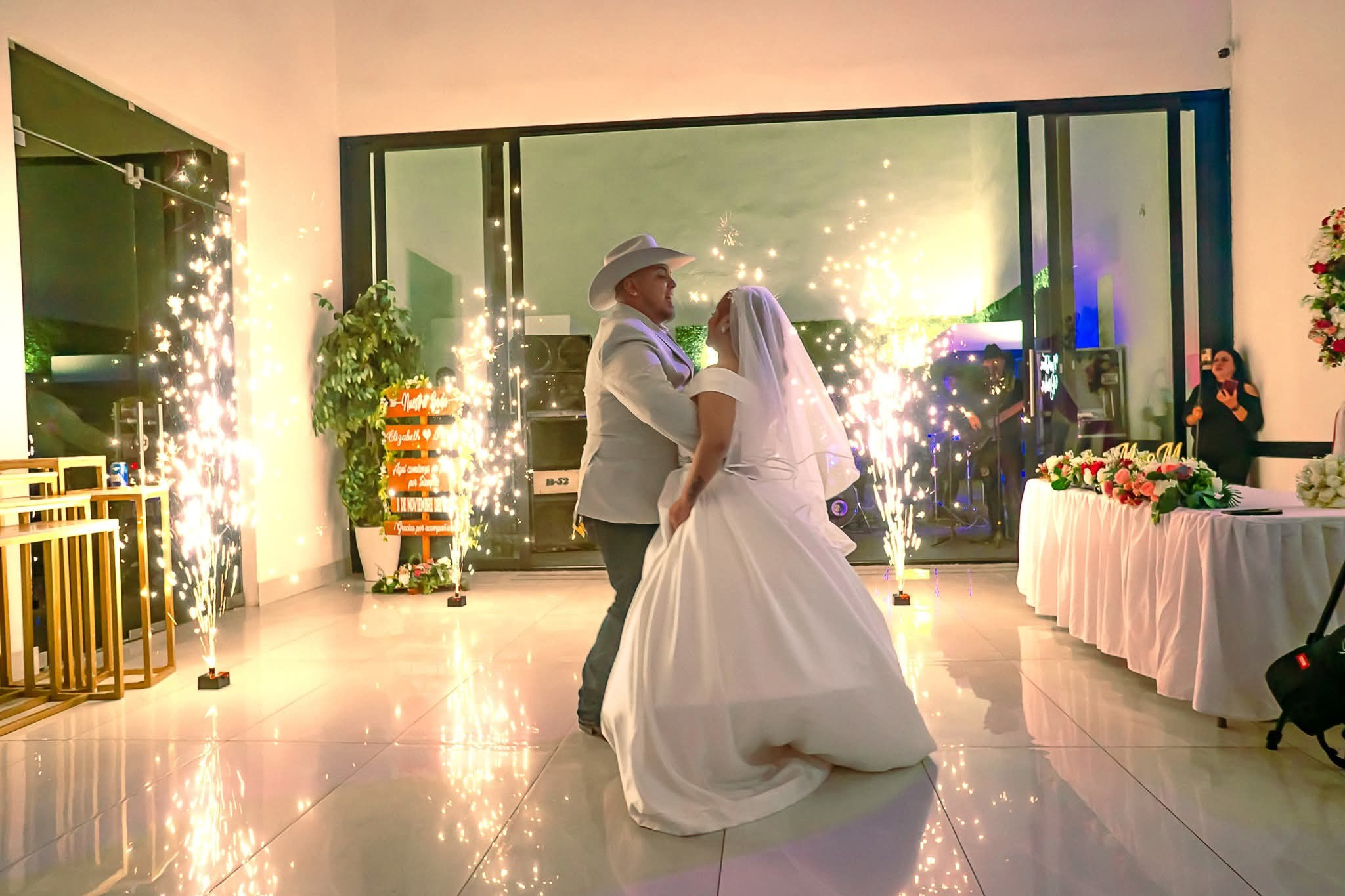 Bodas. Https://fotorecuerdosjrz.com/