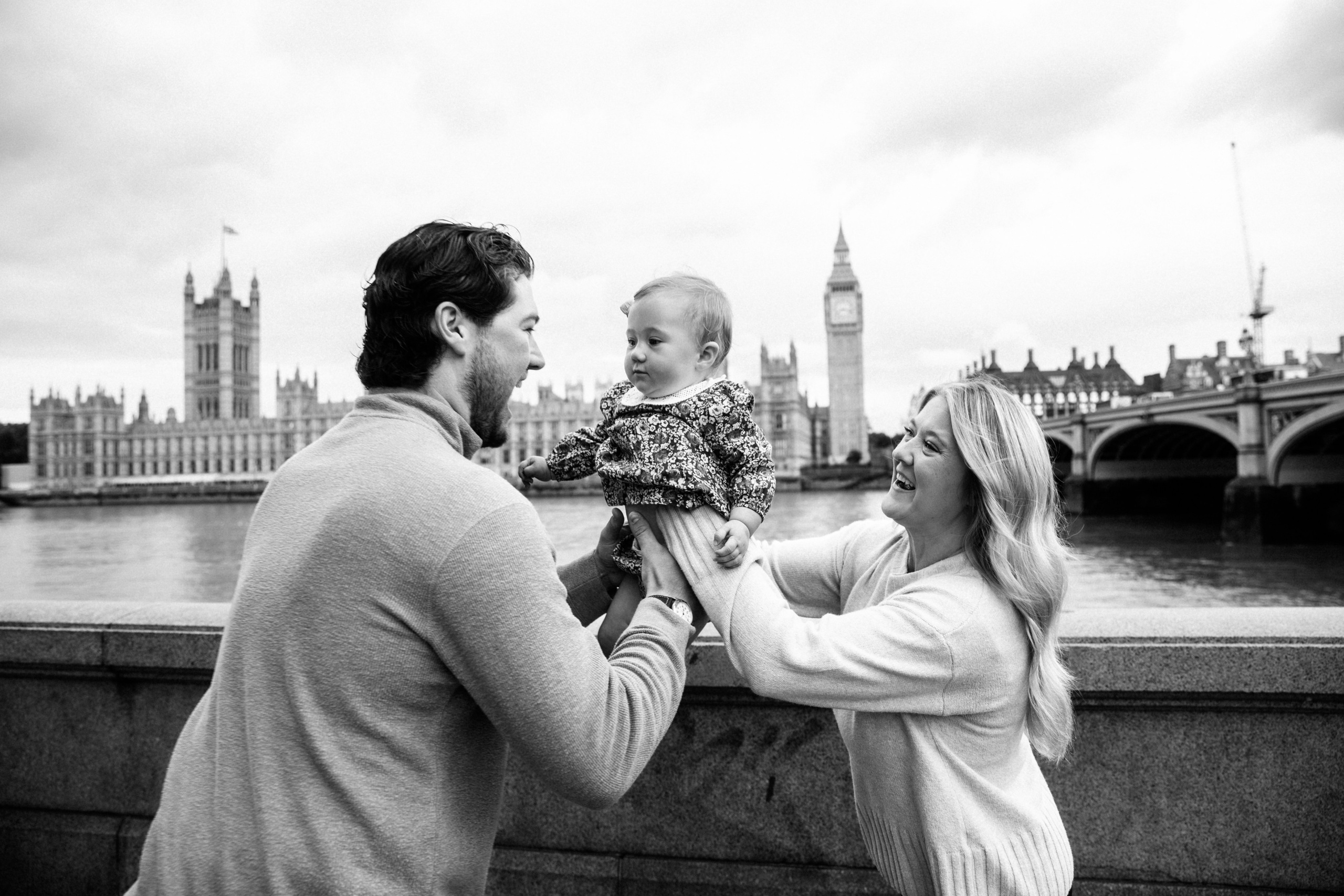 Family Photoshoot at Westminster. LondonPhotoStory — Vacation Photographer in London