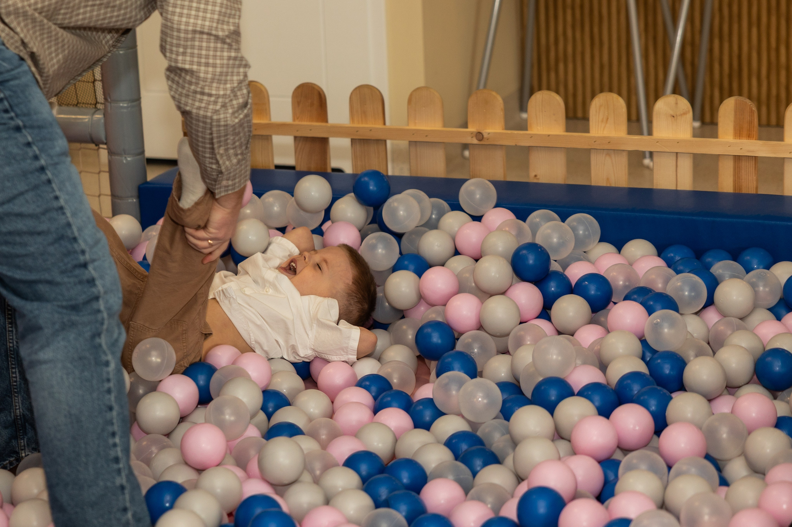 День рождения Артёма 24 января 2026 года. Семейный и детский фотограф в Варшаве Мила Бобровская