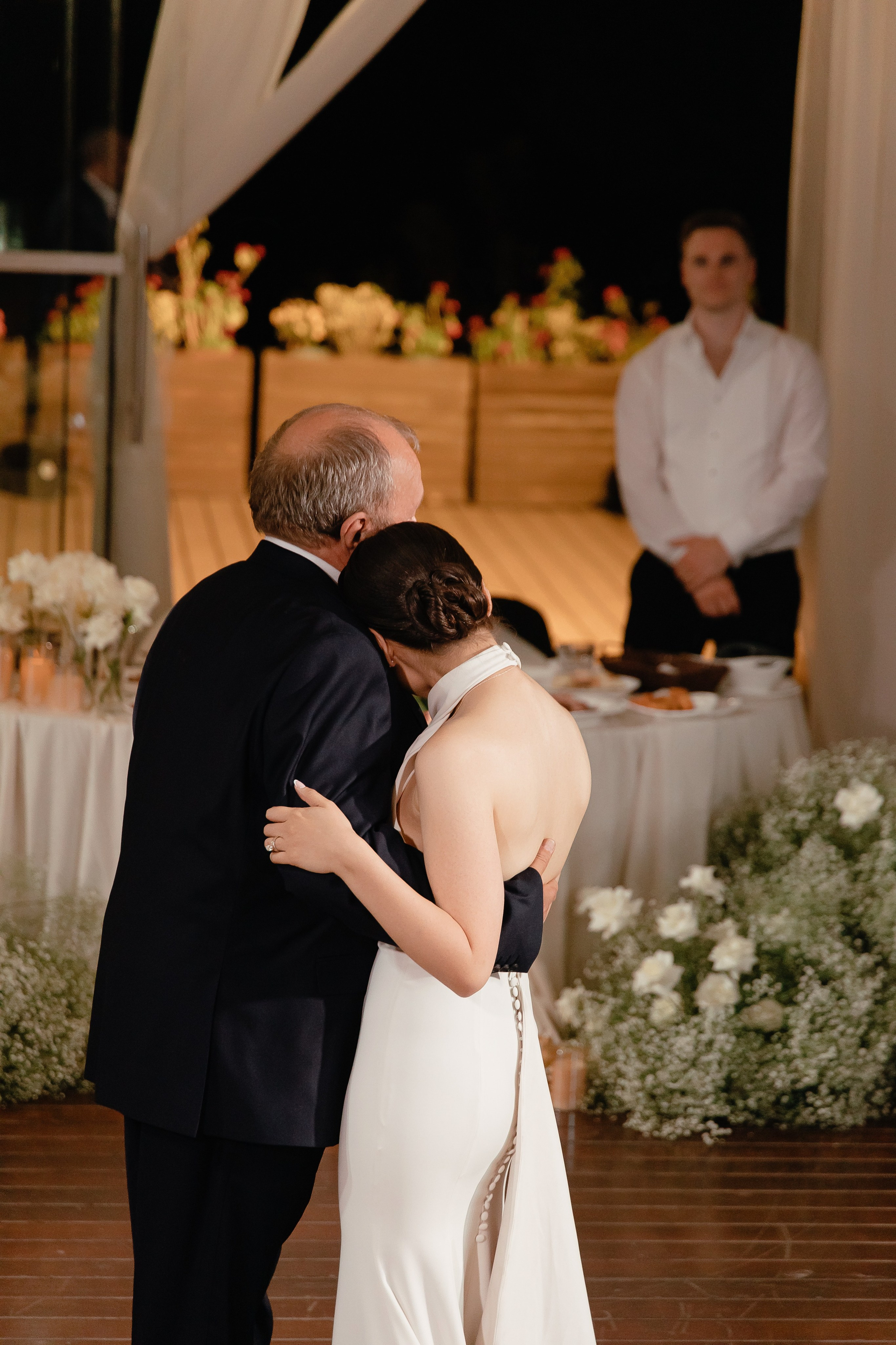 Thomas & Suyumbika. Главная