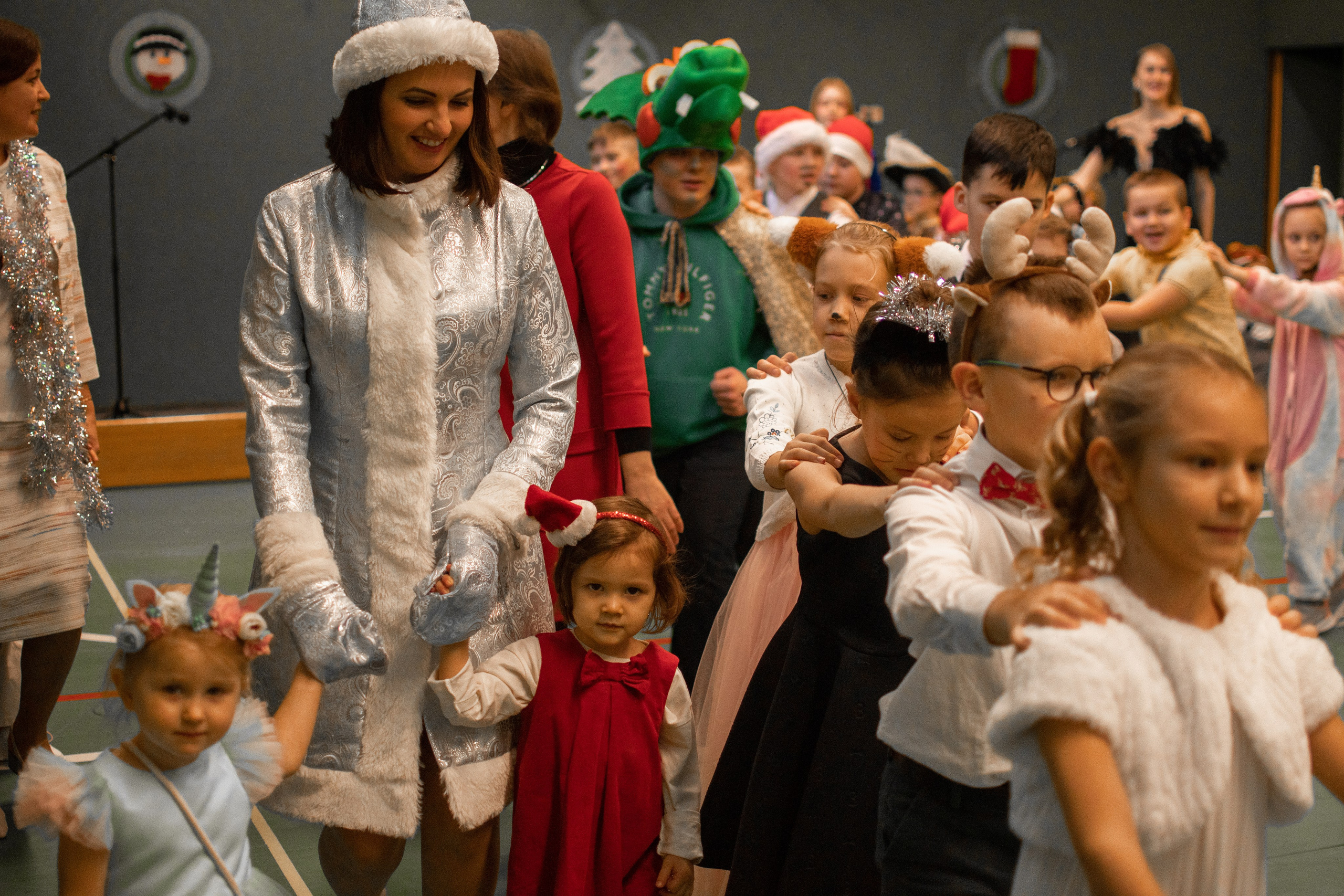 Новогодний хоровод. Семейный и детский фотограф