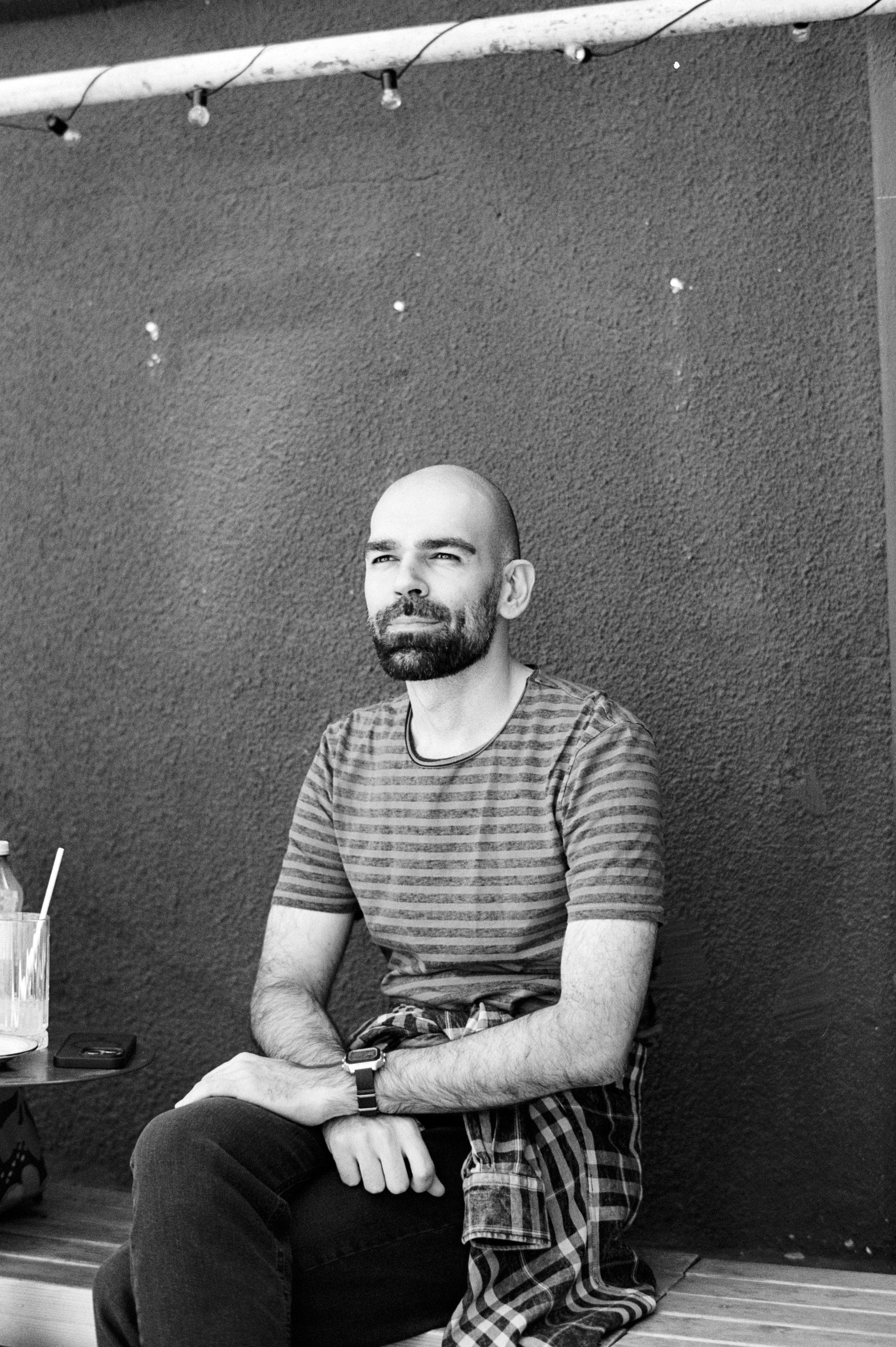 Street Portraits. Humanistic street photographer in Bucharest