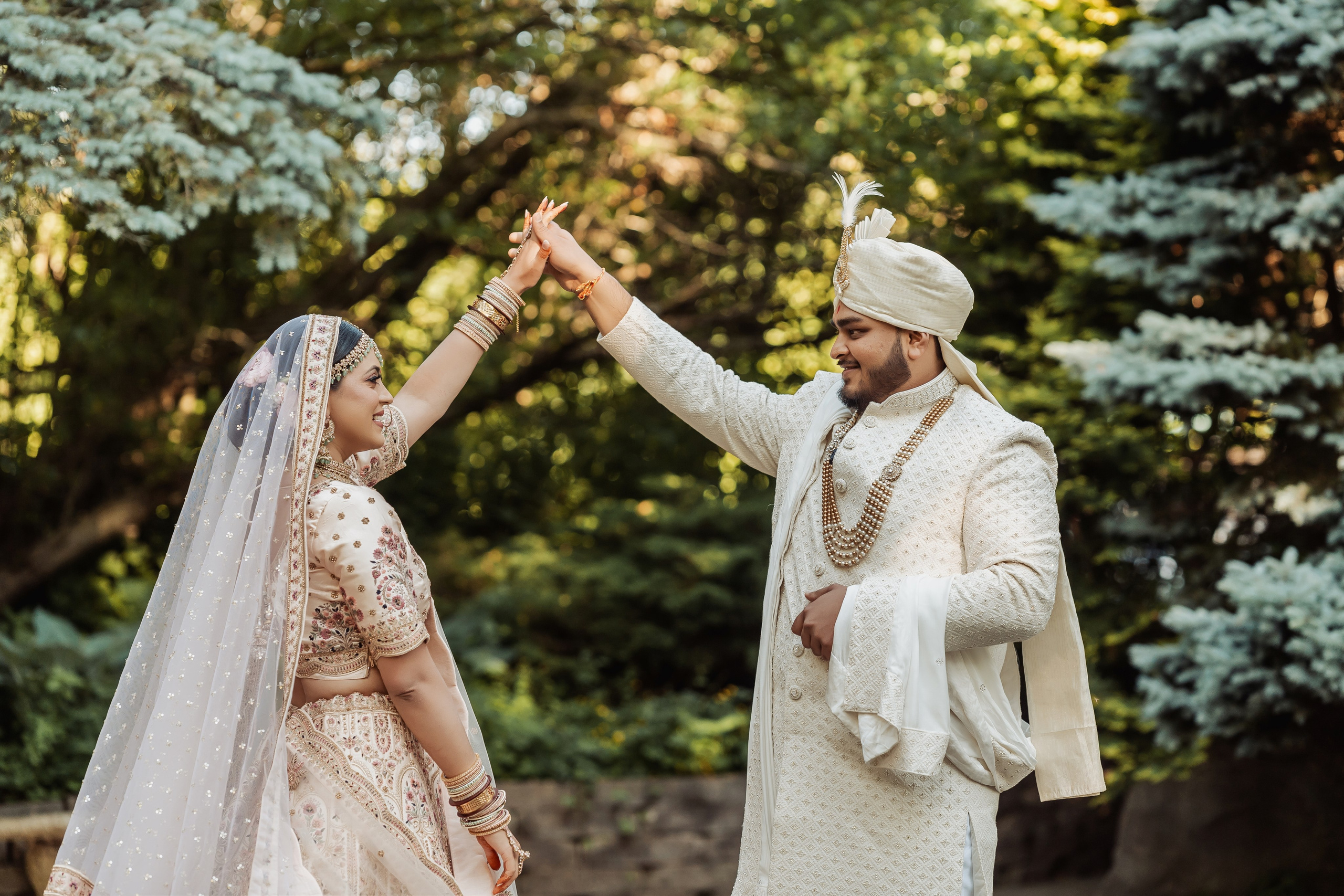 Darshil & Shailja. Wedding Photographer & Cinematographer studios