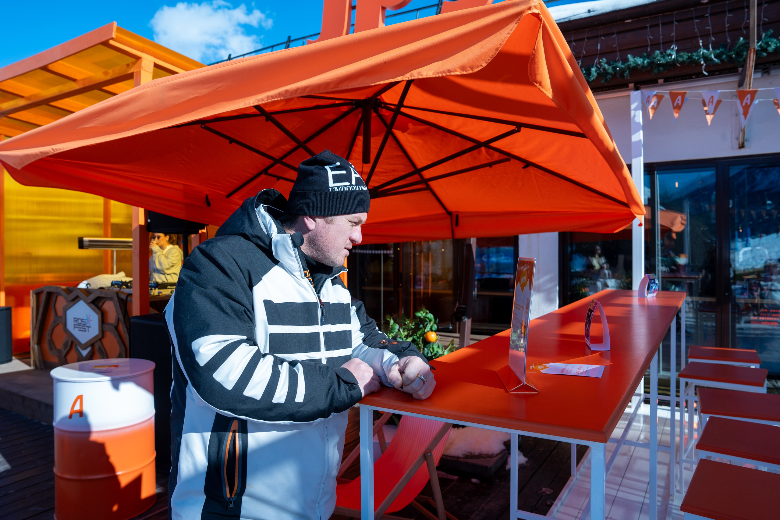 Фотоотчет партнерской интеграции Aperol Spritz на Роза Фест 2025. Репортажный фотограф в Красной Поляне и Сочи Павлюченко Екатерина