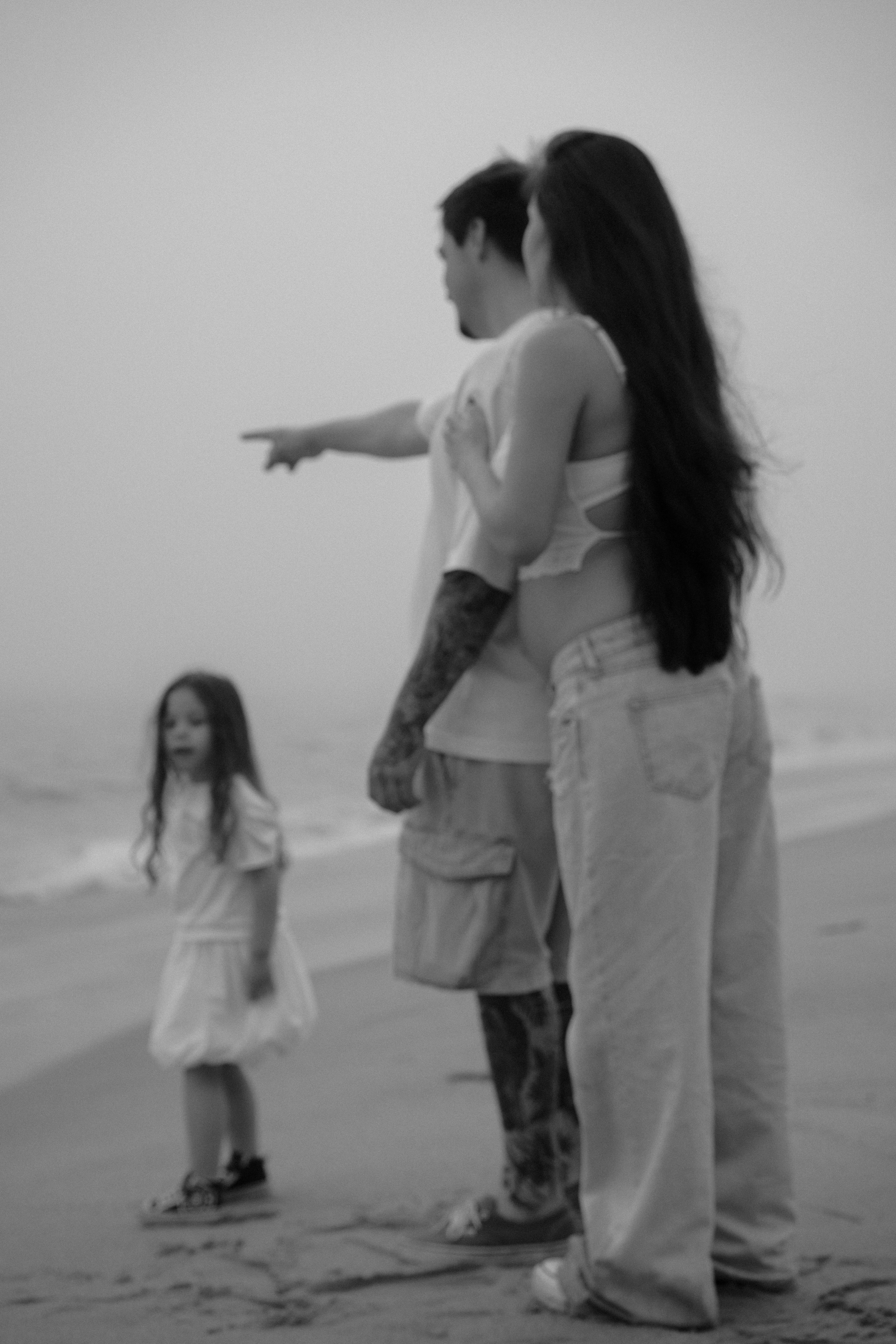 Aziza, Carl & Nelly. Pregnancy photoshoot. Portrait, family, maternity & wedding photography & videography in SoCal Kseni Vibe