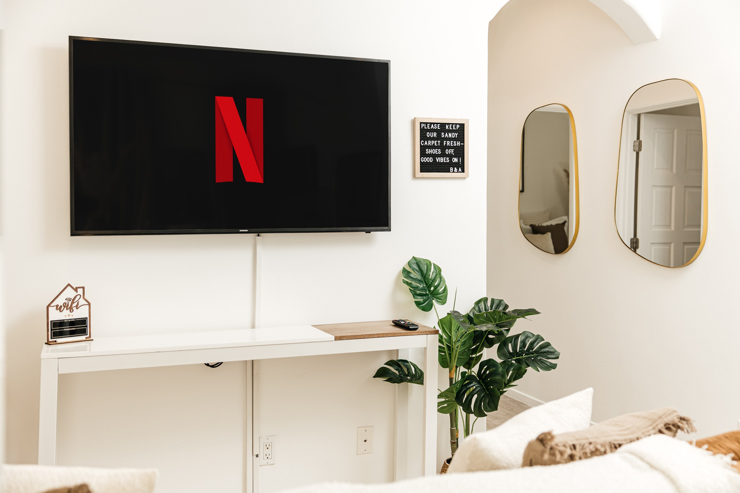 Session Apartments. Photographer Andrei White