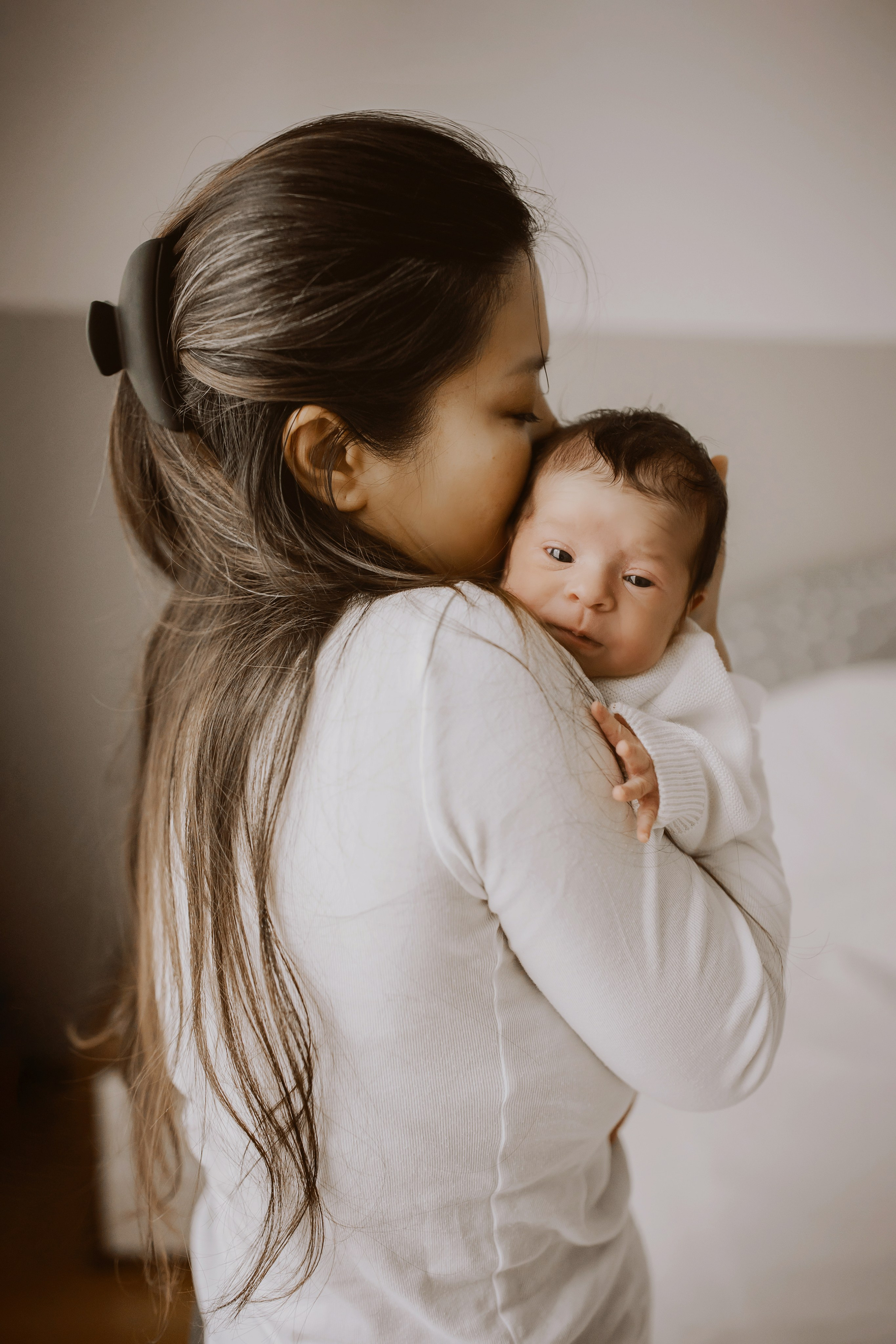 Newborn Shooting im Hotel. Family Fotografer in München und Umgebung