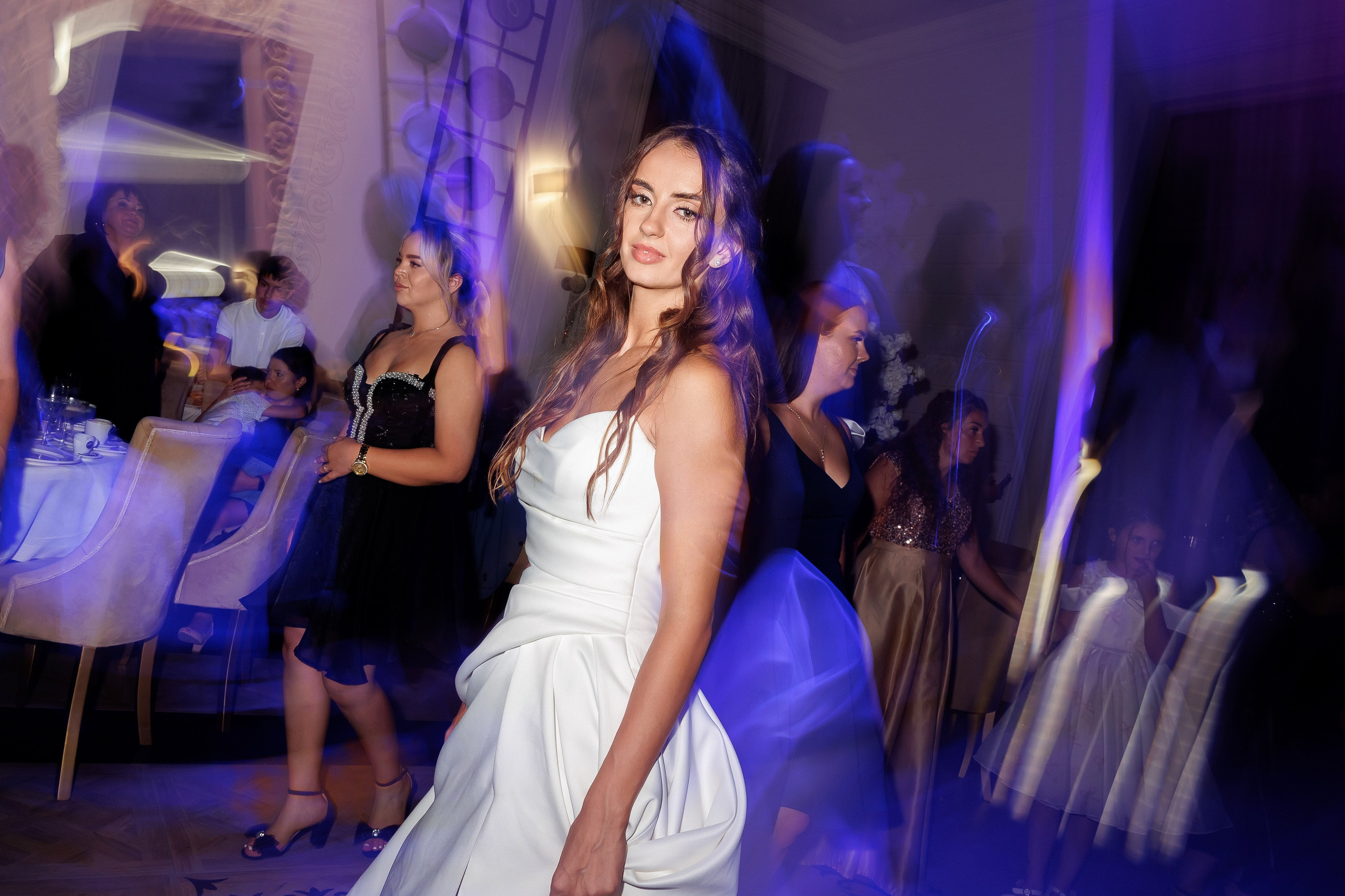 Eugen & Livia — Grand Elysee — Wedding Day. Servicii Foto și Video 067188353